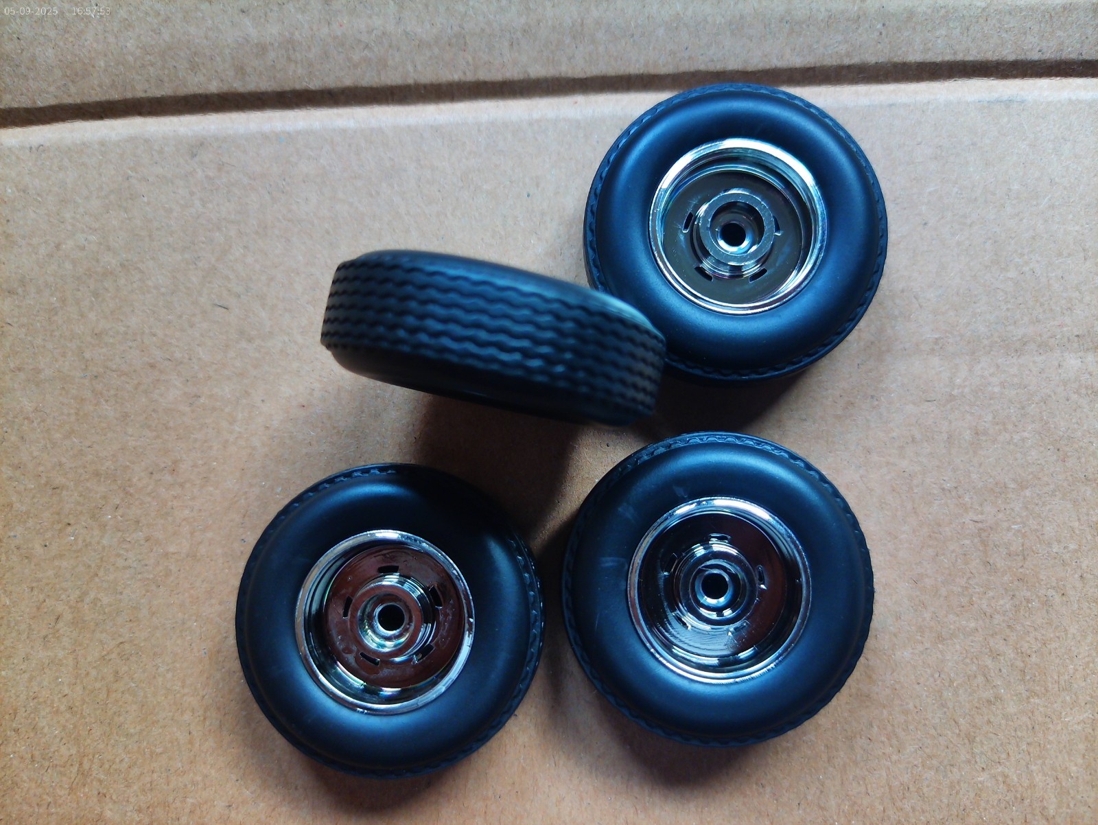 NEW SUPER SPORTS FIRESTONE WHEELS TIRES MAG 5 SPOKE SET 1:18 ACME A1805530W GMP