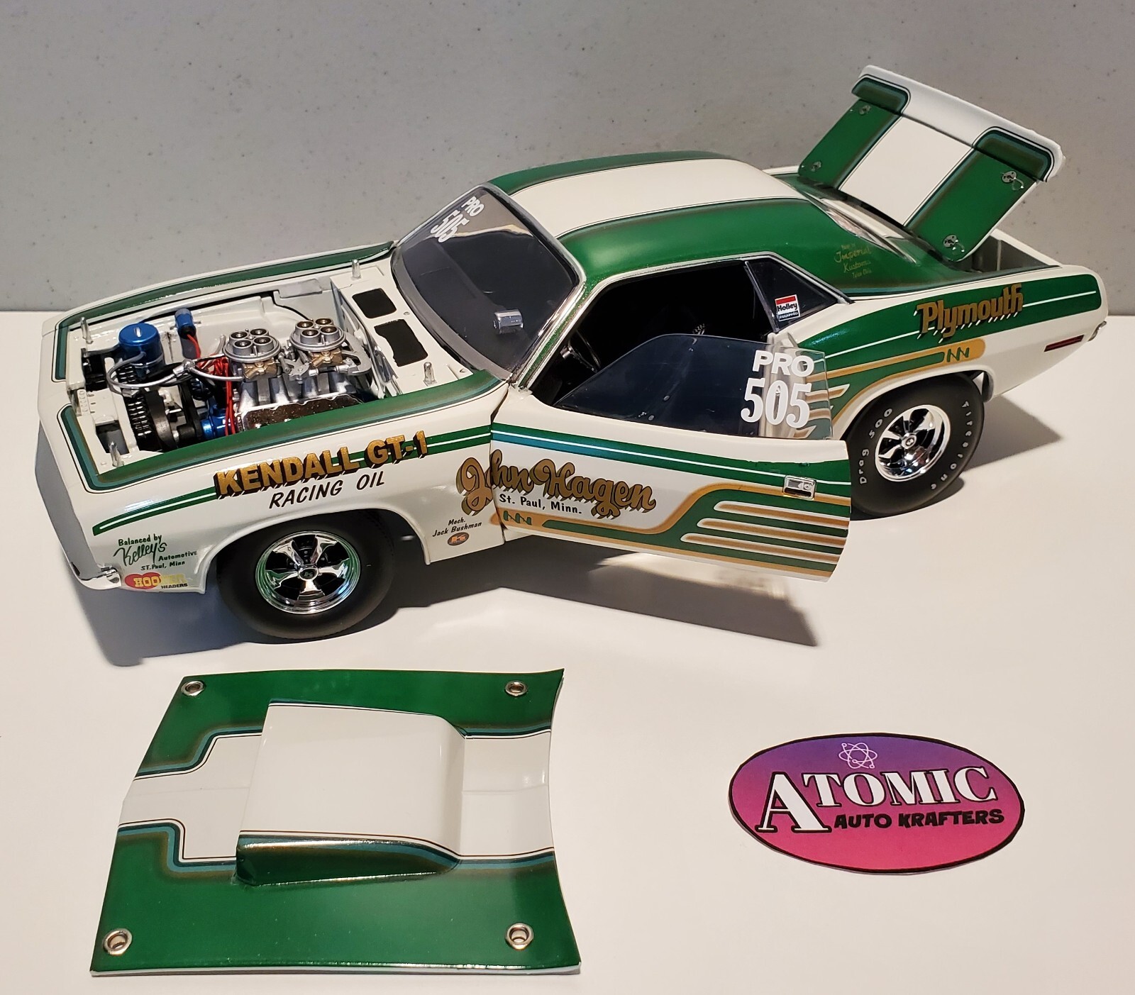 1:18 JOHN HAGEN 1968 SS/B & 1970 PRO STOCK CUDA 2 car set, Free Shipping