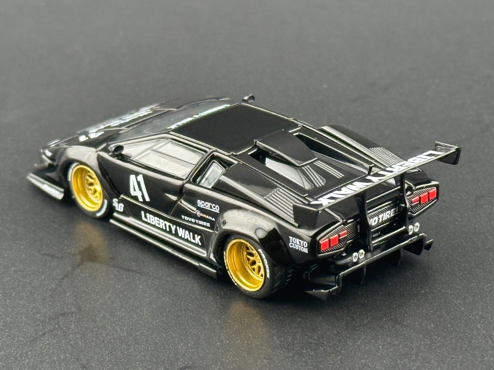 Mini GT Lamborghini Countach LB-WORKS Black #1081 1/64
