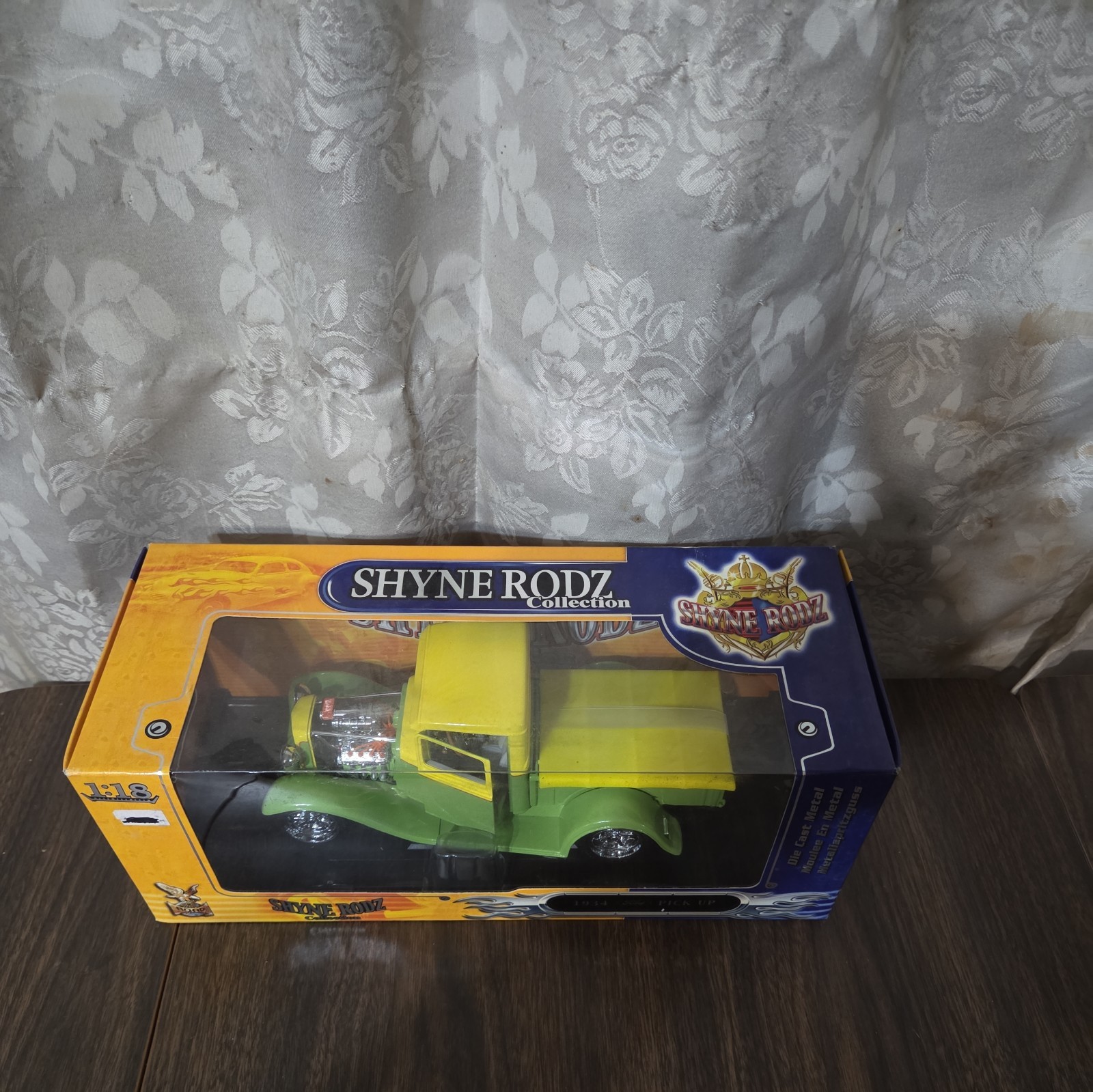 SHYNE RODZ 1934 FORD PICKUP , TWO TONE YELLOW/GREEN , DIECAST 1/18