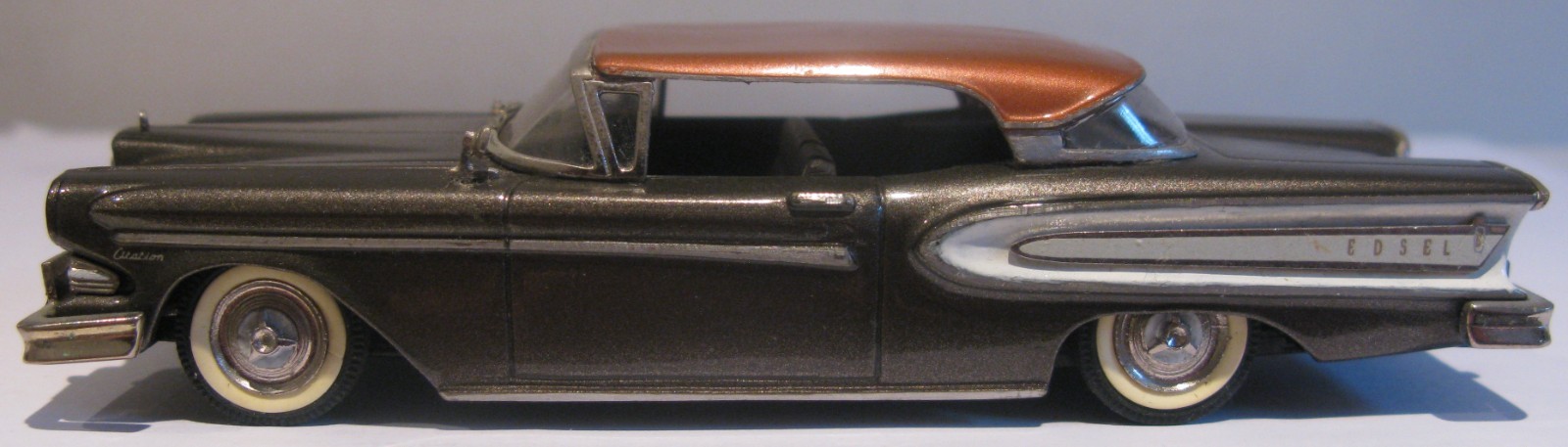 Mini Marque 1:43 US 5B 1958 Met Graphite & Copper Edsel Citation 2 Door Hardtop