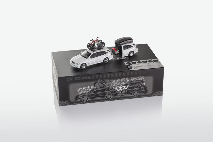 Mortal 1:64 Toyota ALTEZZA IS200 biting shark alloy car model ornaments