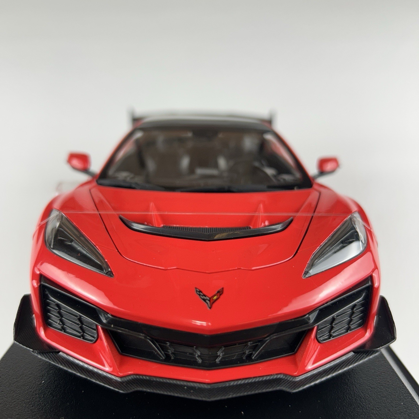 Chevrolet Corvette ZR1 Coupe Maisto 1:18 Special Edition Red Diecast Model Car