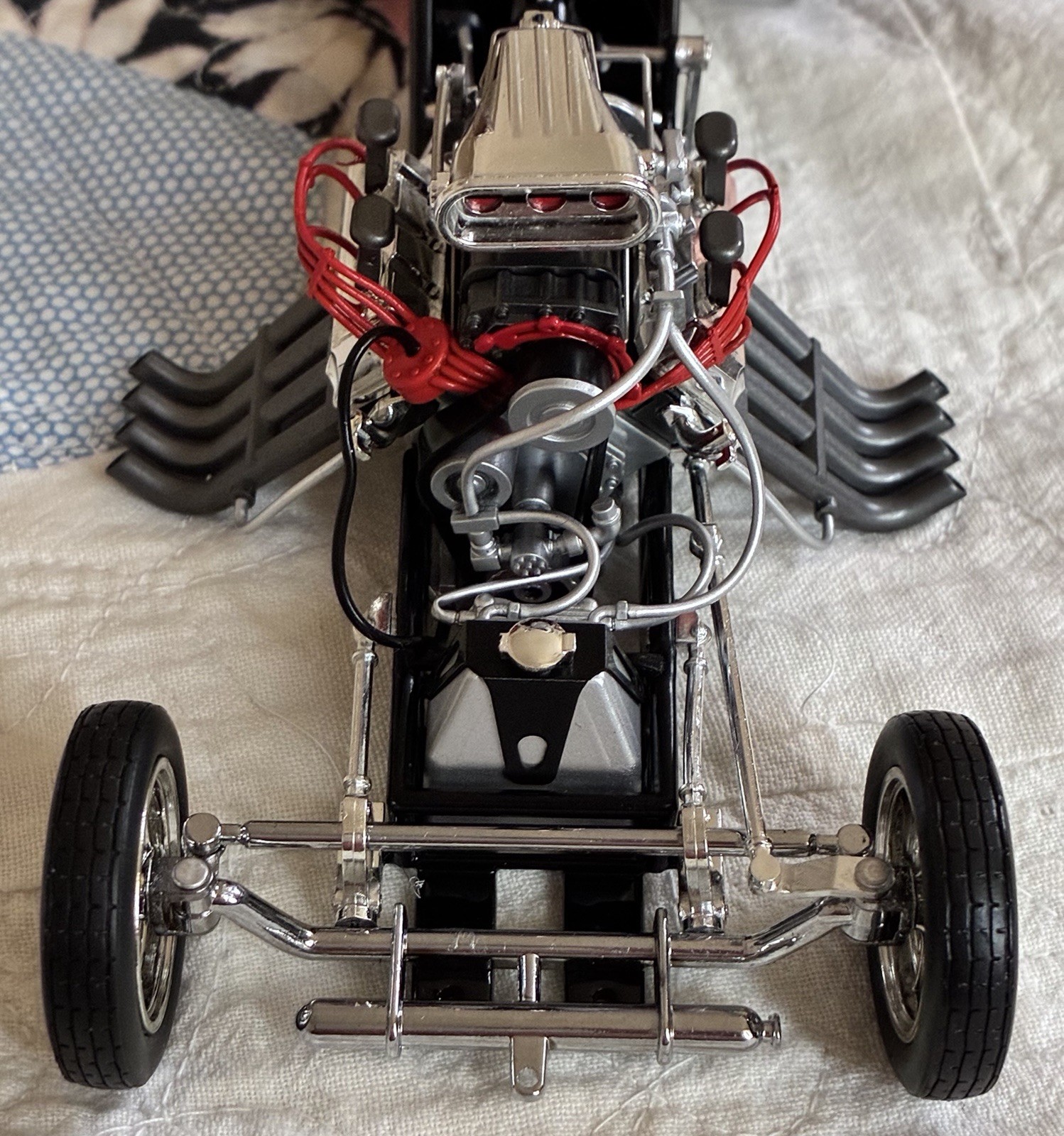 auto world 1/18 legends