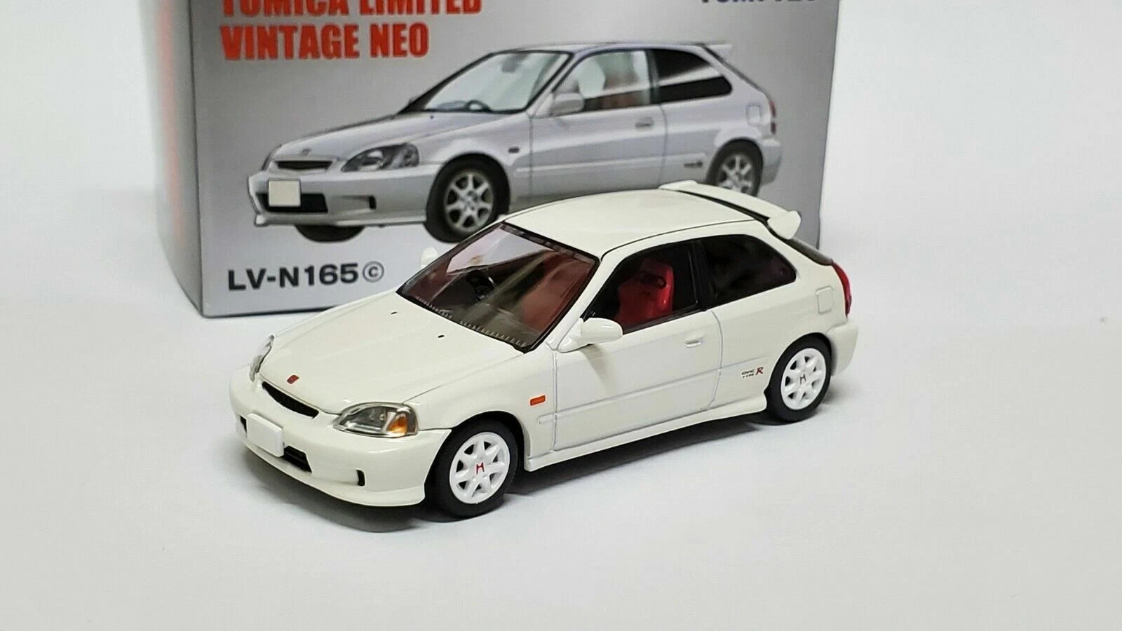 1:64 Tomica Limited Vintage LV-N165c Honda Civic EK9 Type R 1999 White Tomytec