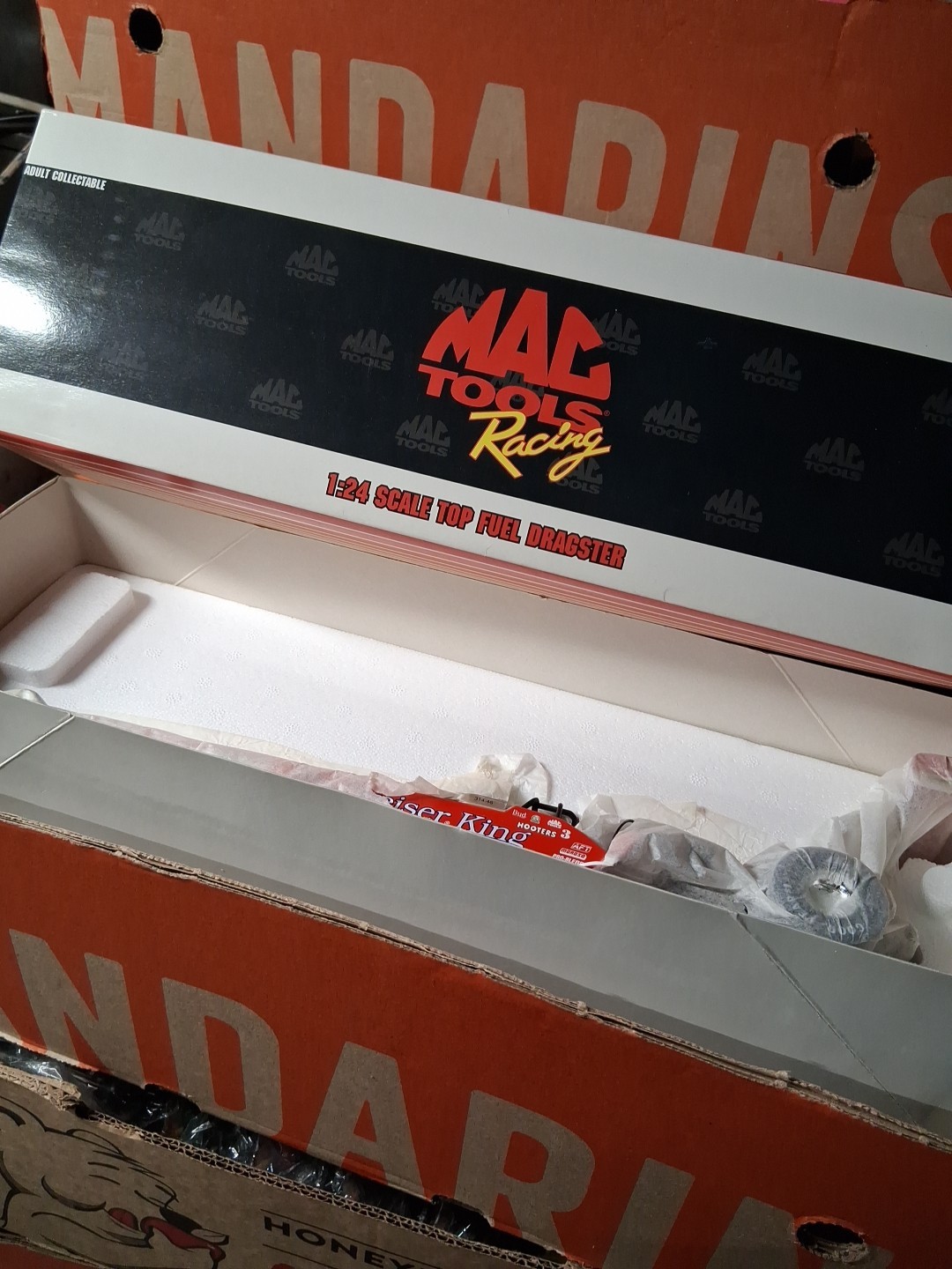 BUDWEISER KING TOP FUEL Dragster MAC TOOLS 1/24 KENNY BERNSTEIN ACTION