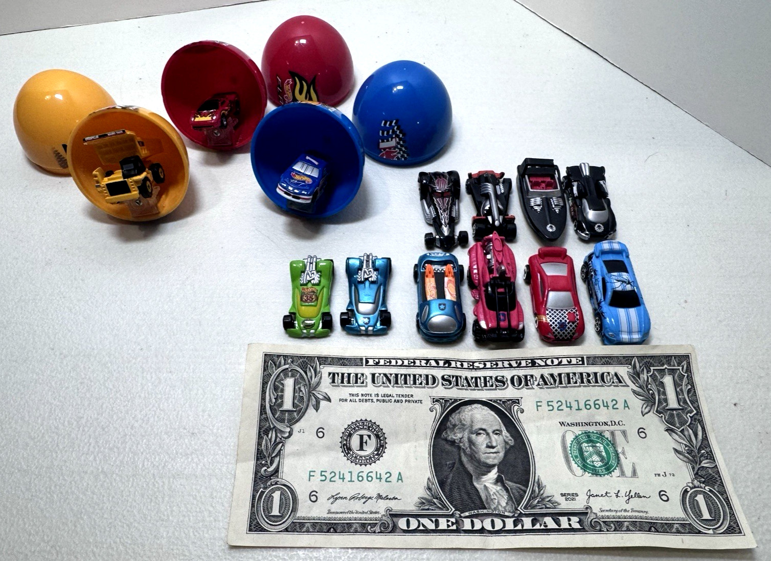 Micro Planet * HOT WHEELS * LOOSE Lot 13 CARS DieCast Bottom Variety 3 in Eggs