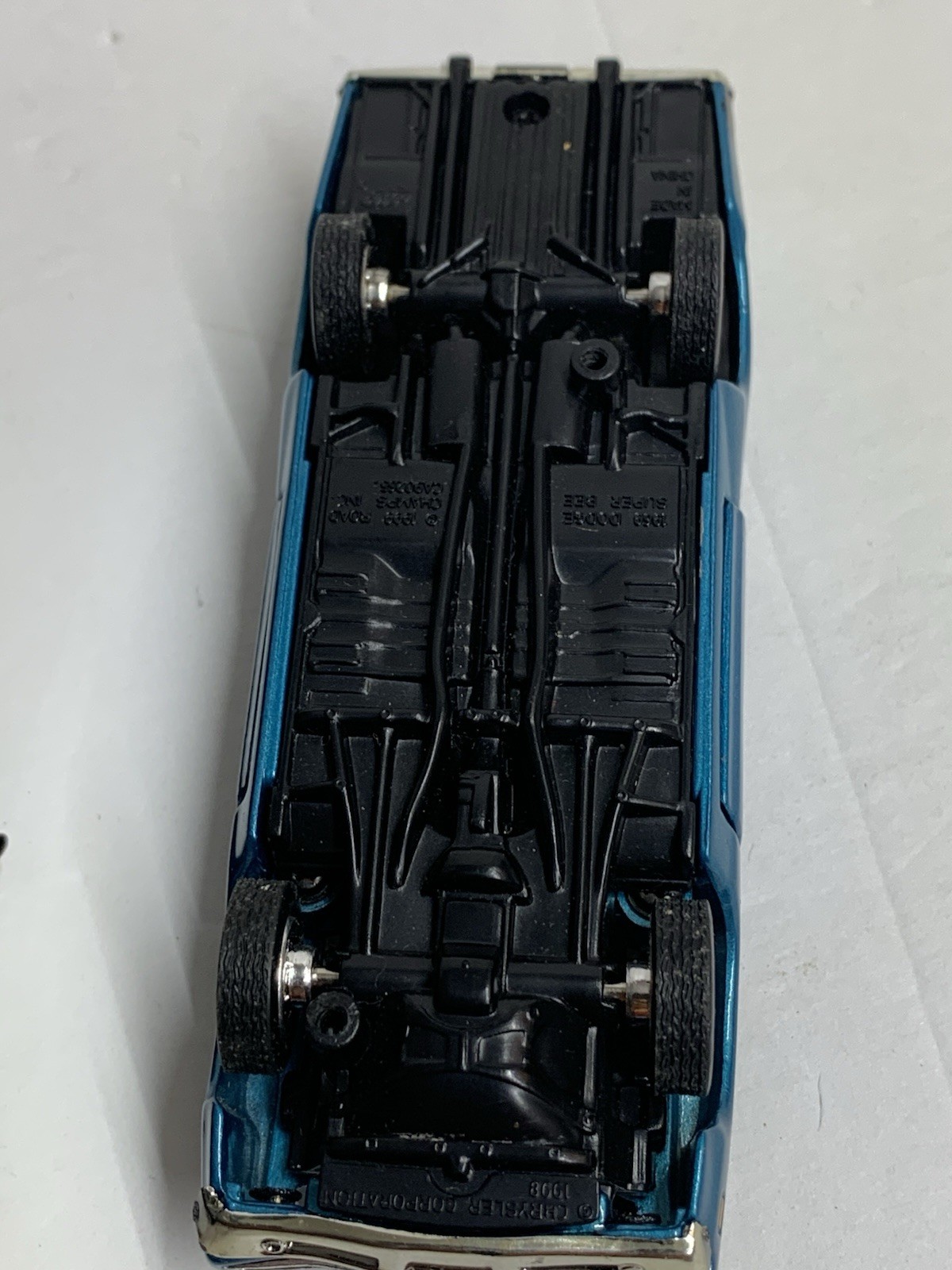 Lot Of 2 Toy Cars Die-cast And Plastic Hot wheels And Other Brands Preowned.