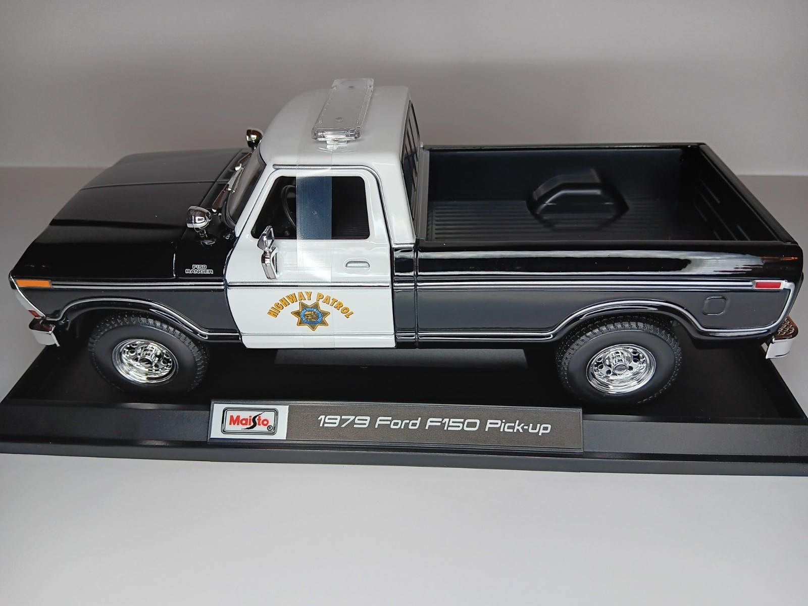 1979 Ford F150 Pickup 1:18 Maisto Exclusive Style Special Edition HighwayPatrol