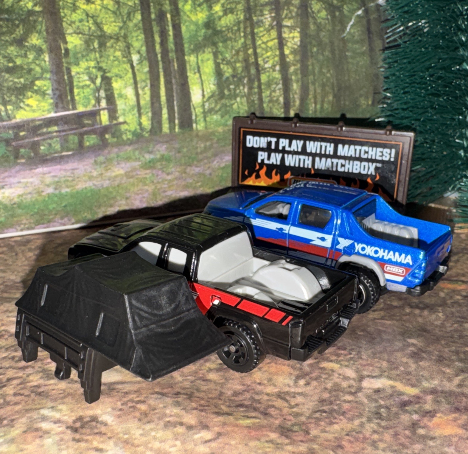 Matchbox 2016 Toyota Tacoma w/ Removable Top & Helux Yokohama Off Road II NLFFP