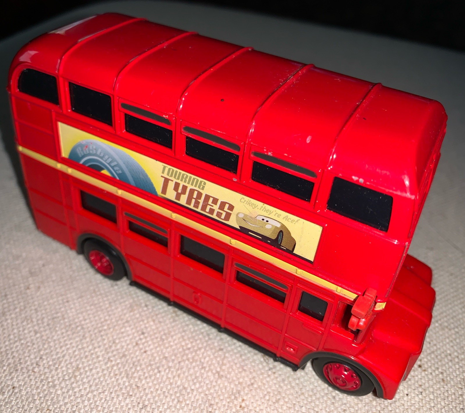 Disney Pixar Cars 2 Deluxe United Kingdom Double Decker Bus