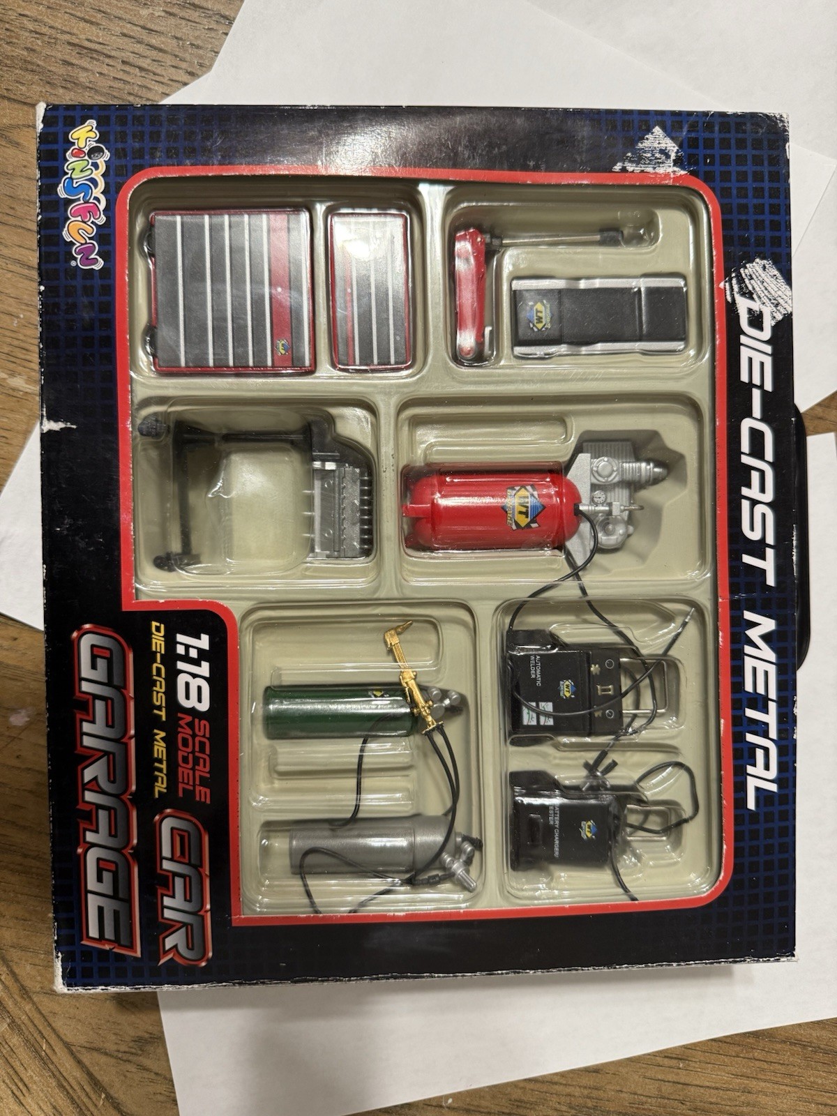 VTG Kintoy Car Garage 1:18 Scale Die-cast Set-Metal KinsFun Miniatures Sealed