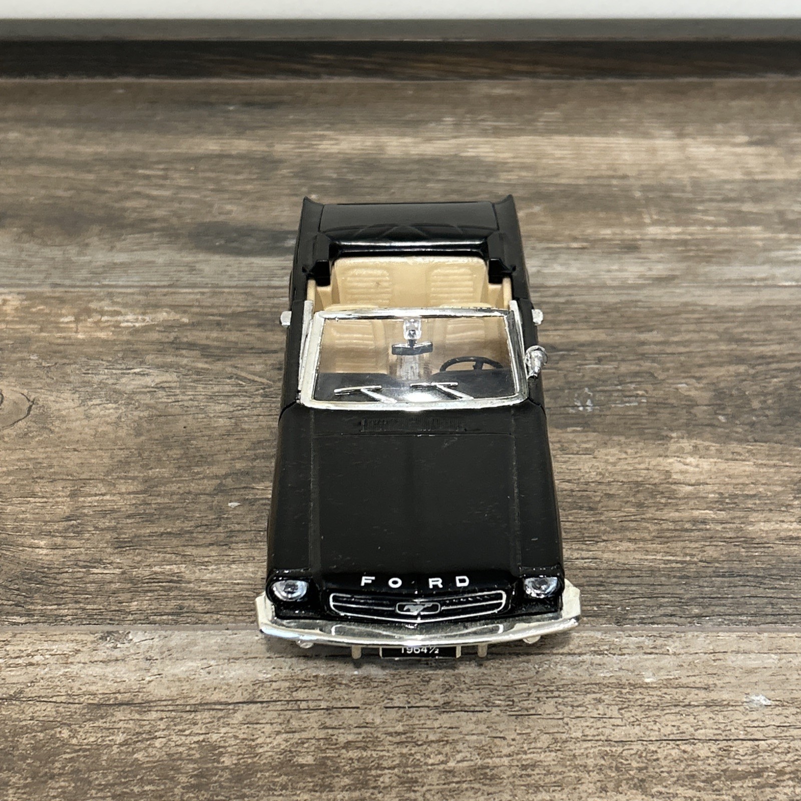 Vintage 1964 or 65 Diecast Ford Mustang Convertible Car 1:24 Scale Black Tan Int
