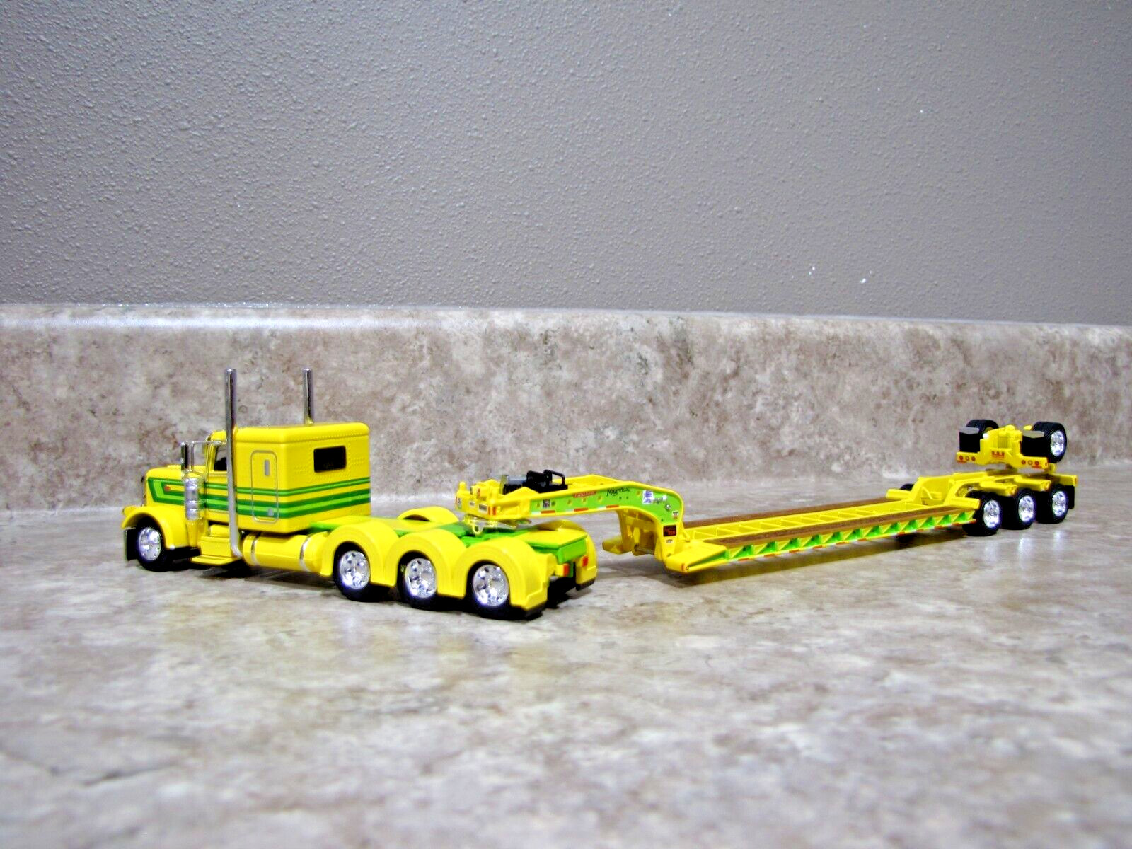 DCP 1/64 Yellow Green Tri-Axle Peterbilt 389 Fontaine Lowboy Trailer 60-1974