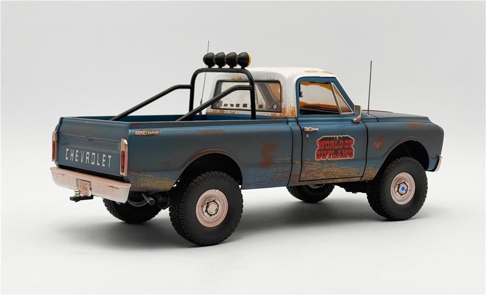 ACME 1967 Chevrolet K-10 World of Outlaws Push Truck 1:18 Scale Diecast A1807223