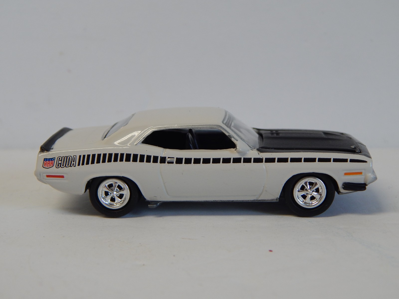 LOOSE JOHNNY LIGHTNING MOPAR WHITE ’70 AAR CUDA NICE