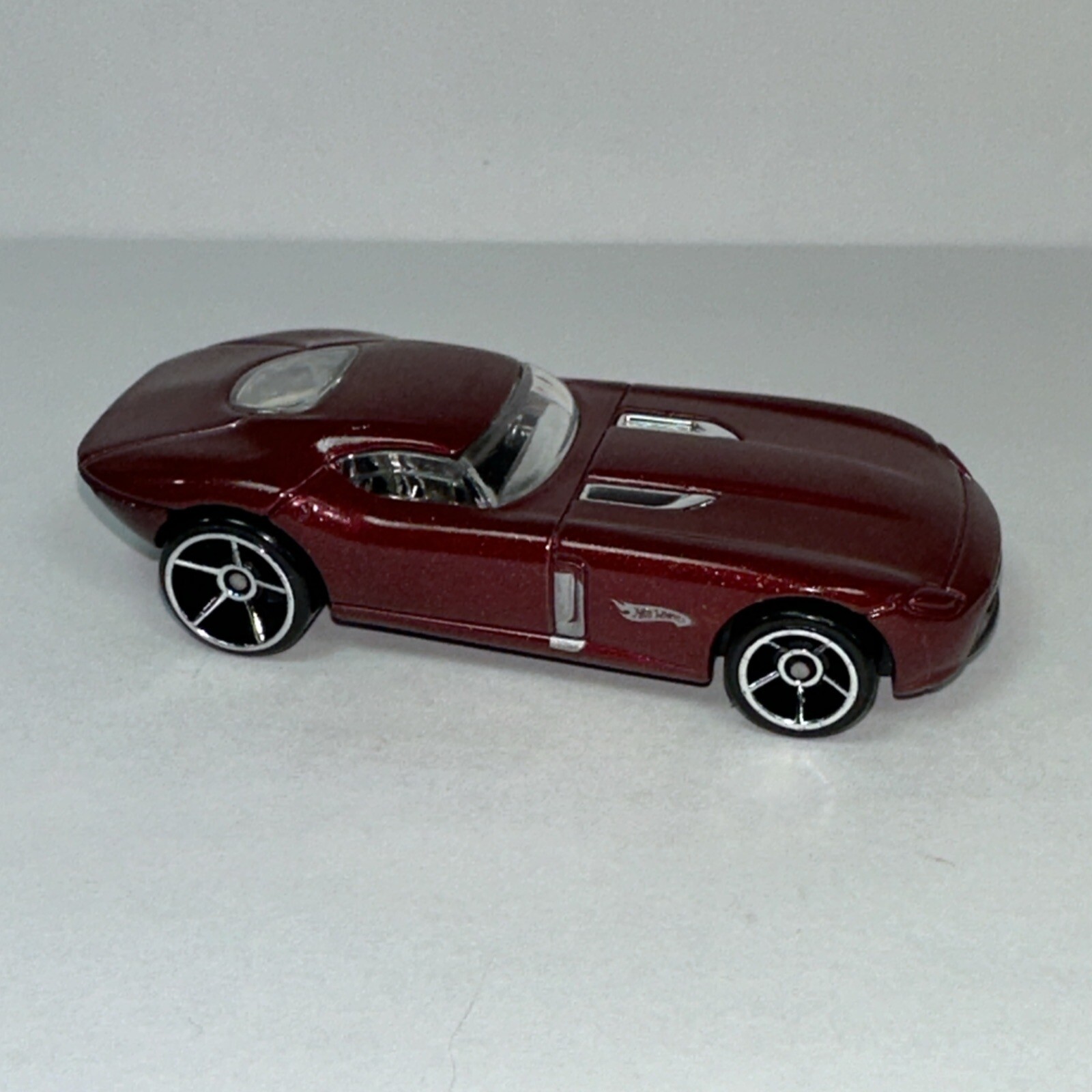 Hot Wheels/Mattel 2008 Fast Felion Car Loose EUC
