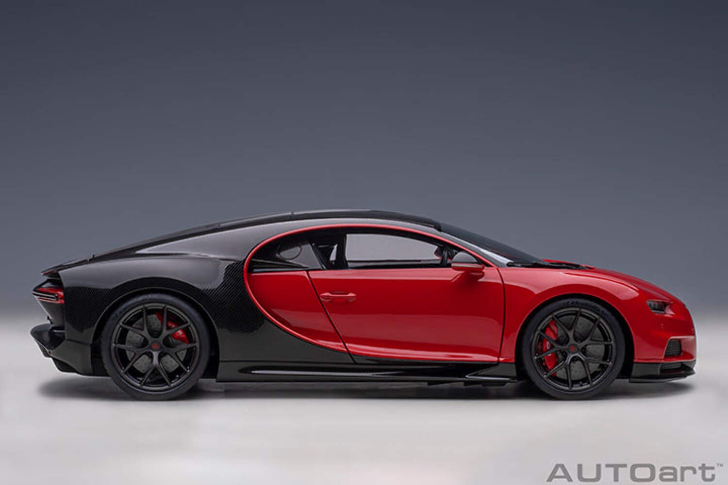 AUTOart 2019 Bugatti Chiron Sport Italian Red w/ Carbon Fiber 1:18 70996