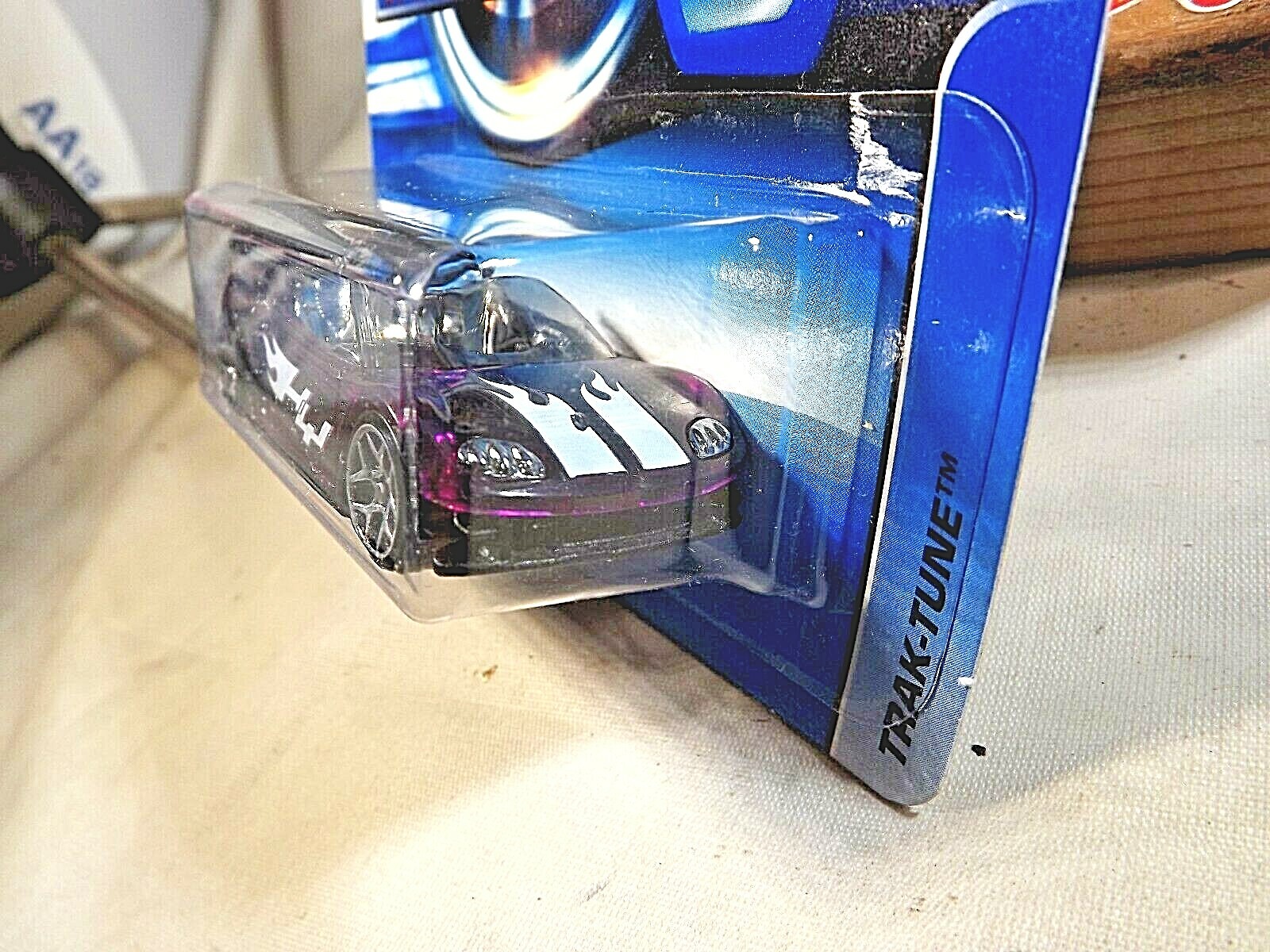 2006 Hot Wheels Mainline/Collector #143 TRAK-TUNE Purple Variant w/Chrome 5Y Sp