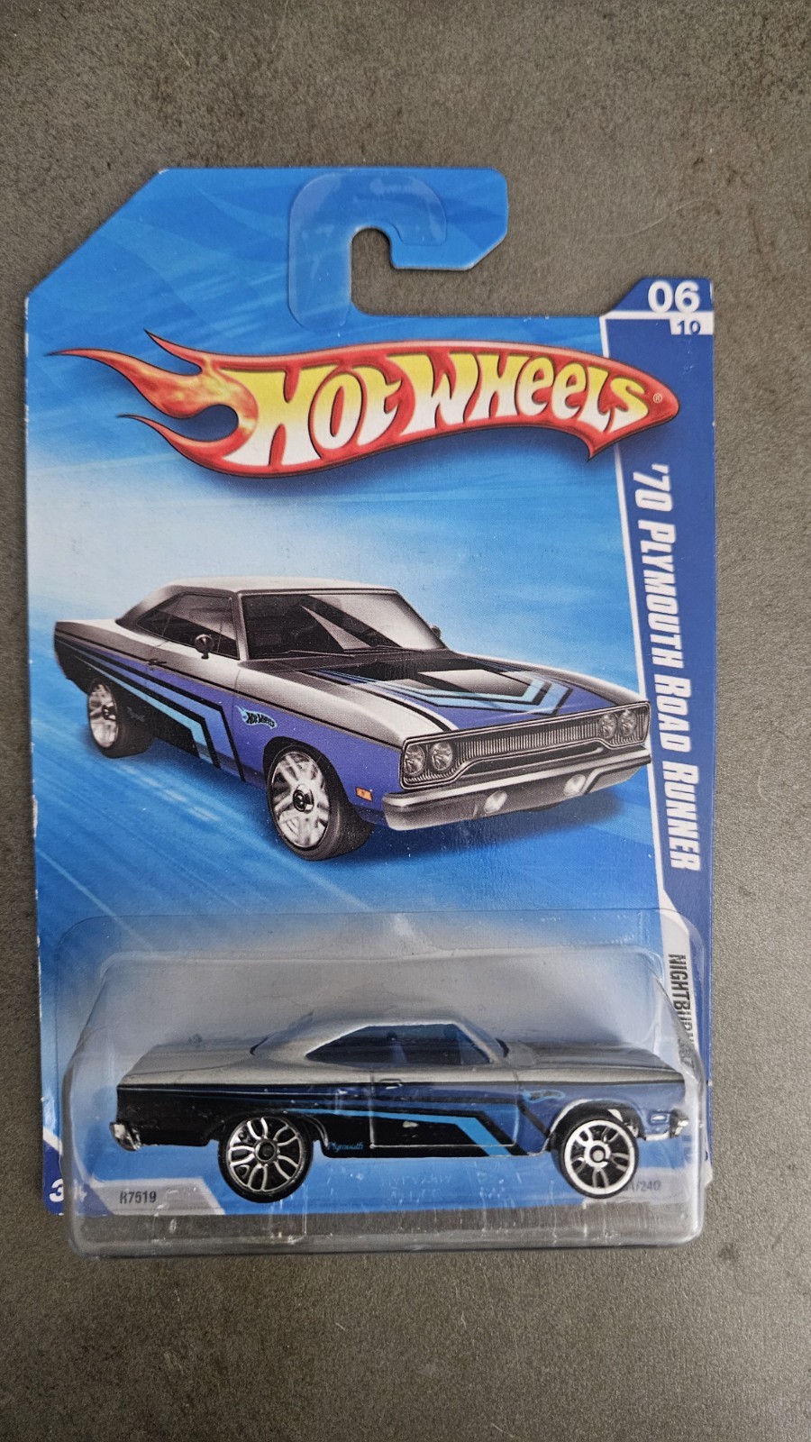 2010 Hot Wheels HW Nightburnerz 6/10 ‘70 Plymouth Road Runner #94 Silver/Black