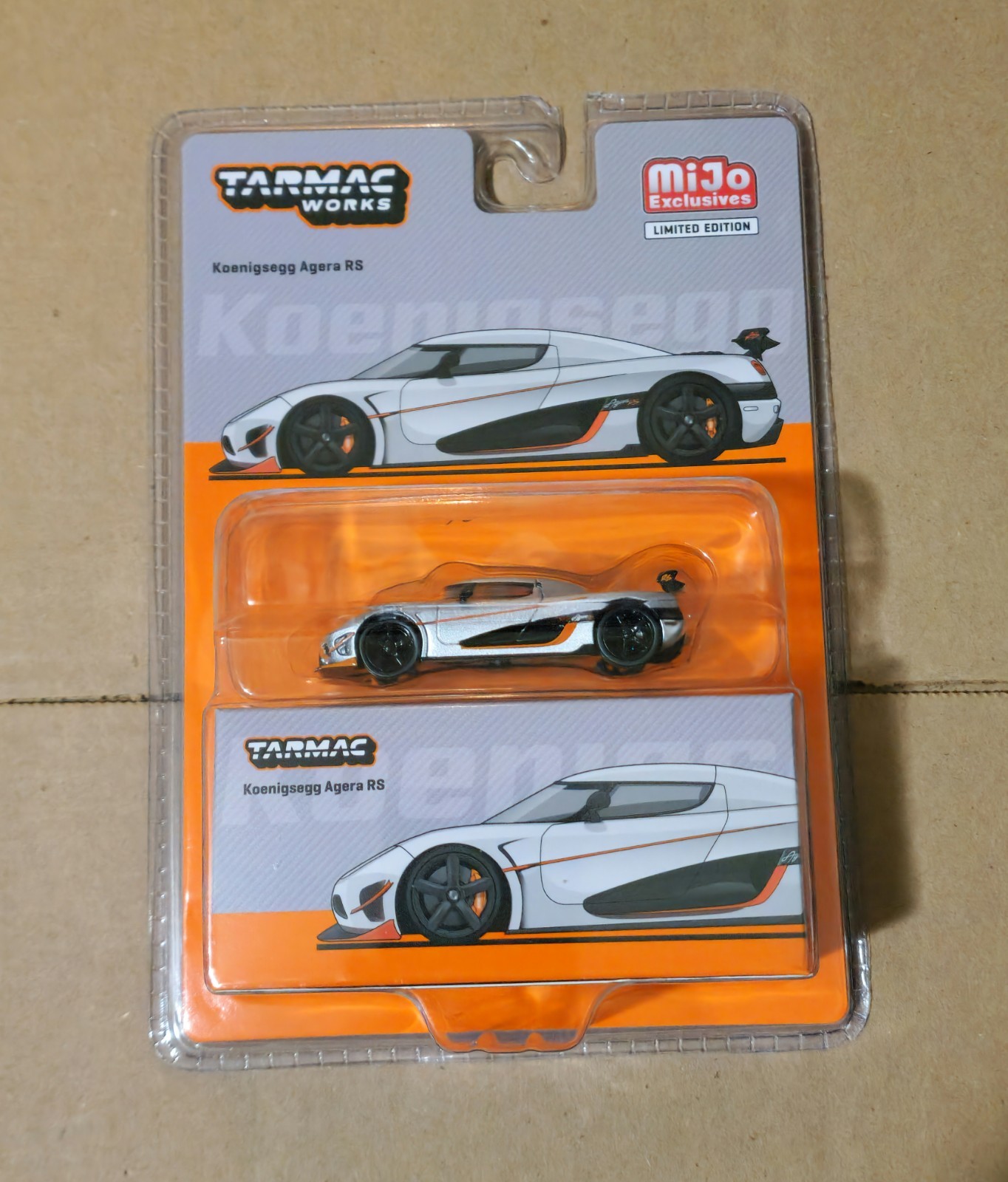Tarmac Works 1:64 Koenigsegg Agera RS Moon Silver/ Black