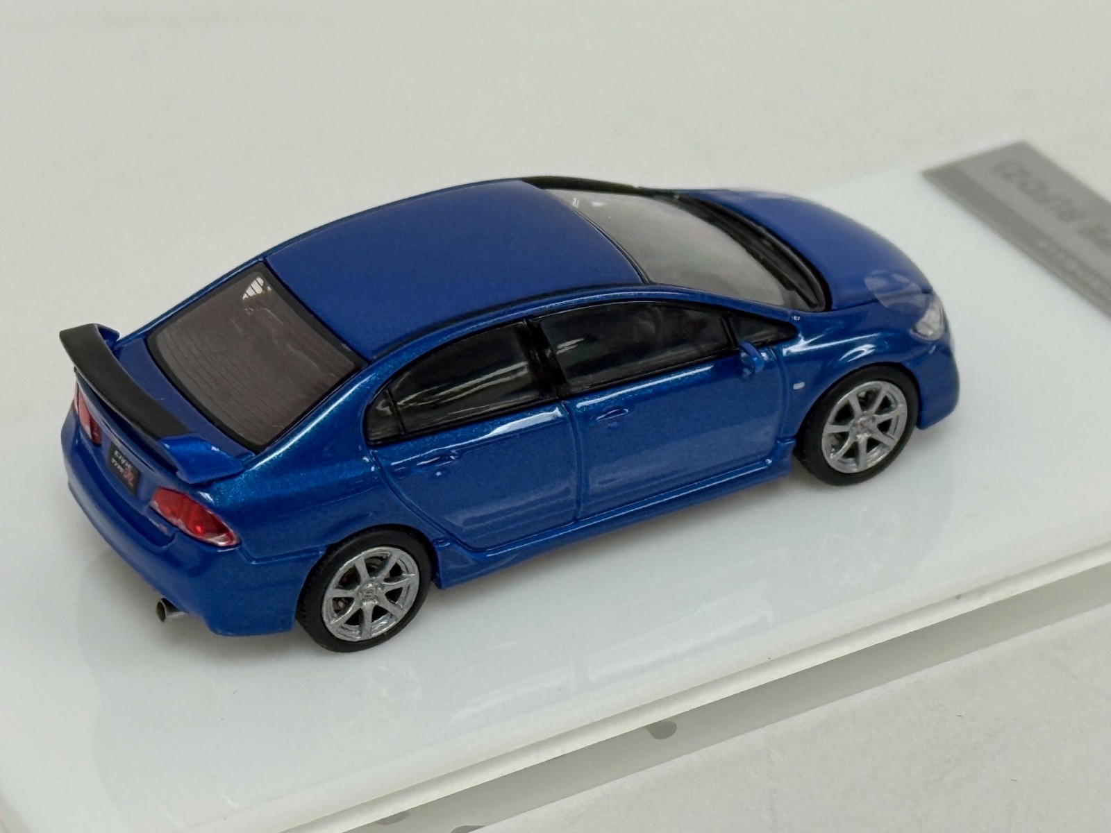 1/64 Motorhelix Honda Civic Type R ( FD2 ) in Pearl Blue. MIX 2. LAST ONE