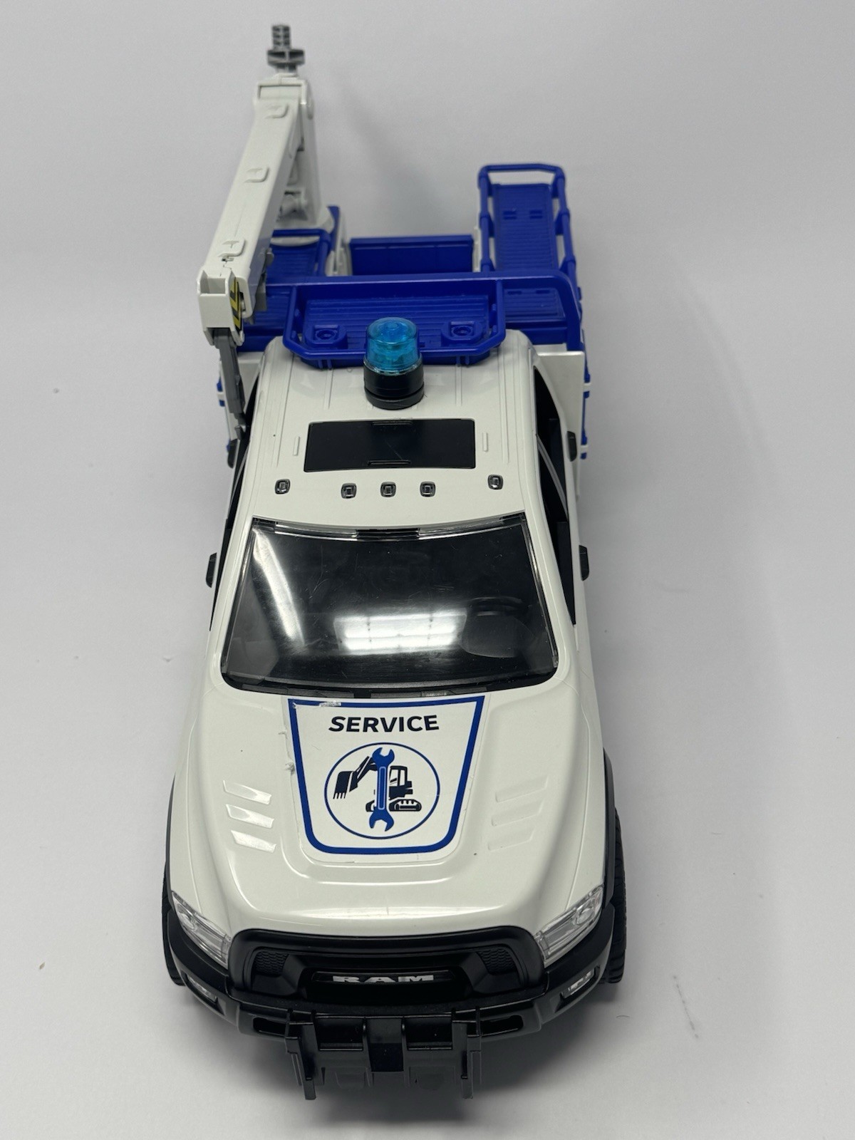 Bruder Dodge Ram 2500 Quad Cab Service Truck 1:16 Crane Truck Boxes Blue Light