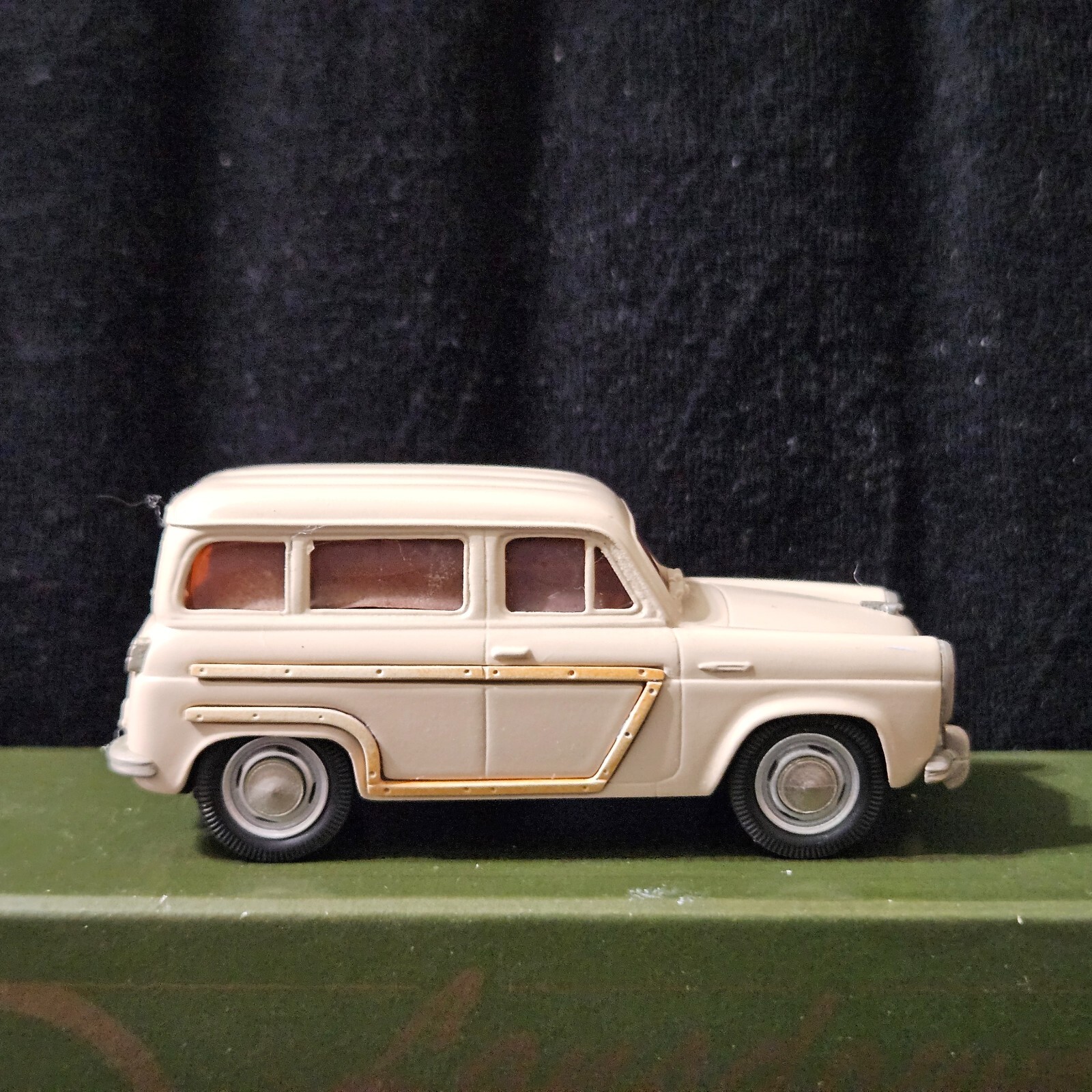 Lansdowne Models 56 1956 Ford Squire Estate Wagon Car LDM 20 1:43 Beige