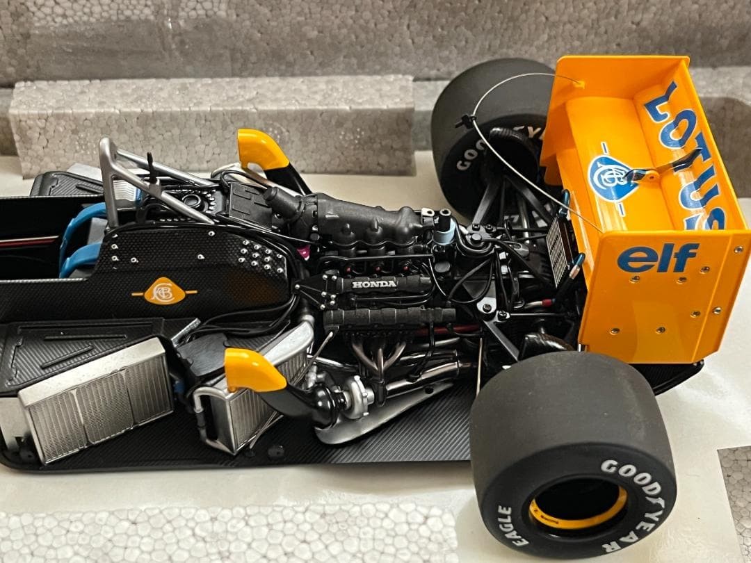 AUTOart 1/18 88726 Team Lotus Type 99T F1 1987 S.Nakajima #11 Diecast Model Used