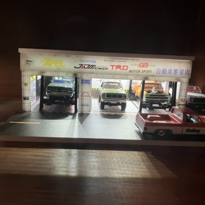 Diorama 1/64 Car Garage Model LED City Street Repair Building Display Model Gift