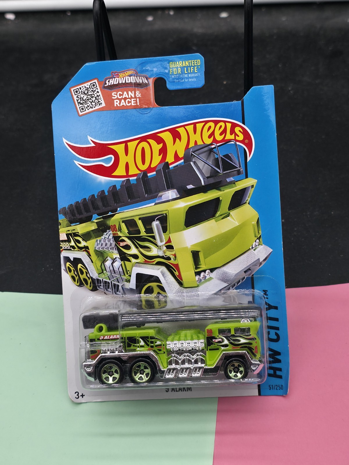2015 Hot Wheels: 5 Alarm 51/250 CFJ69 Green with Black Movable Ladder (HW532)