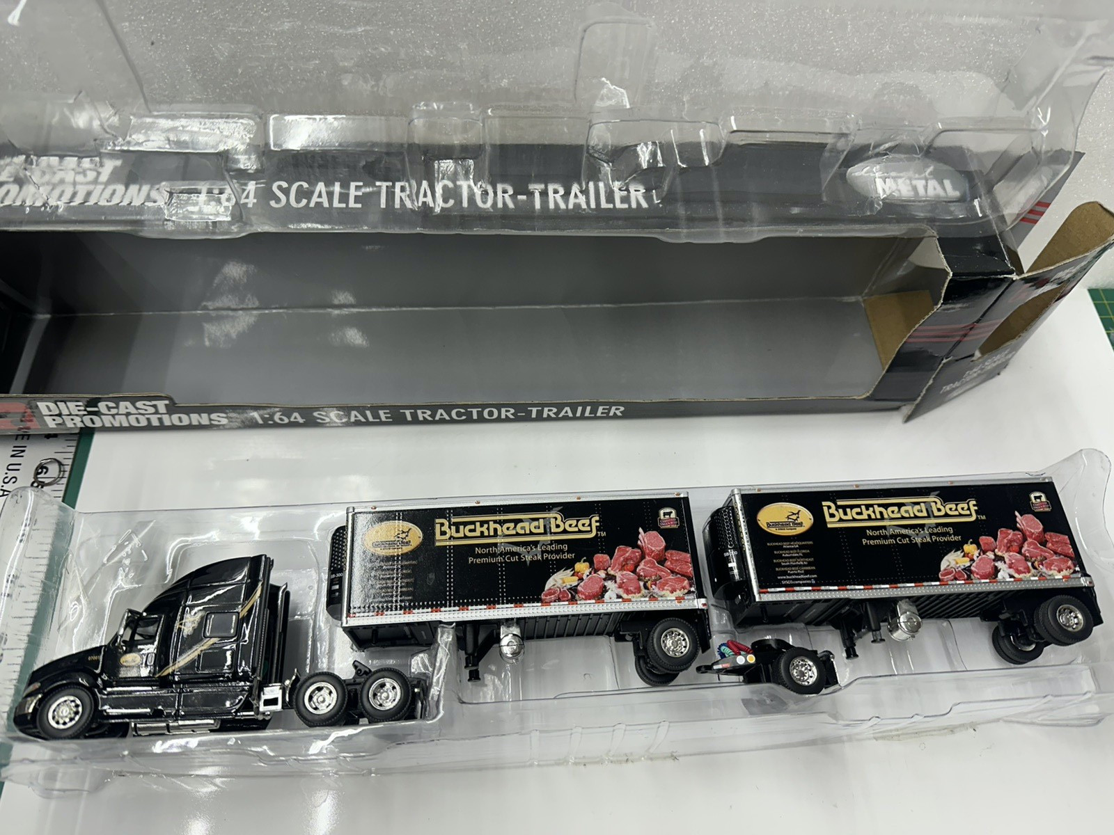 DCP 1/64 Buckhead Beef ProStar w/Pups