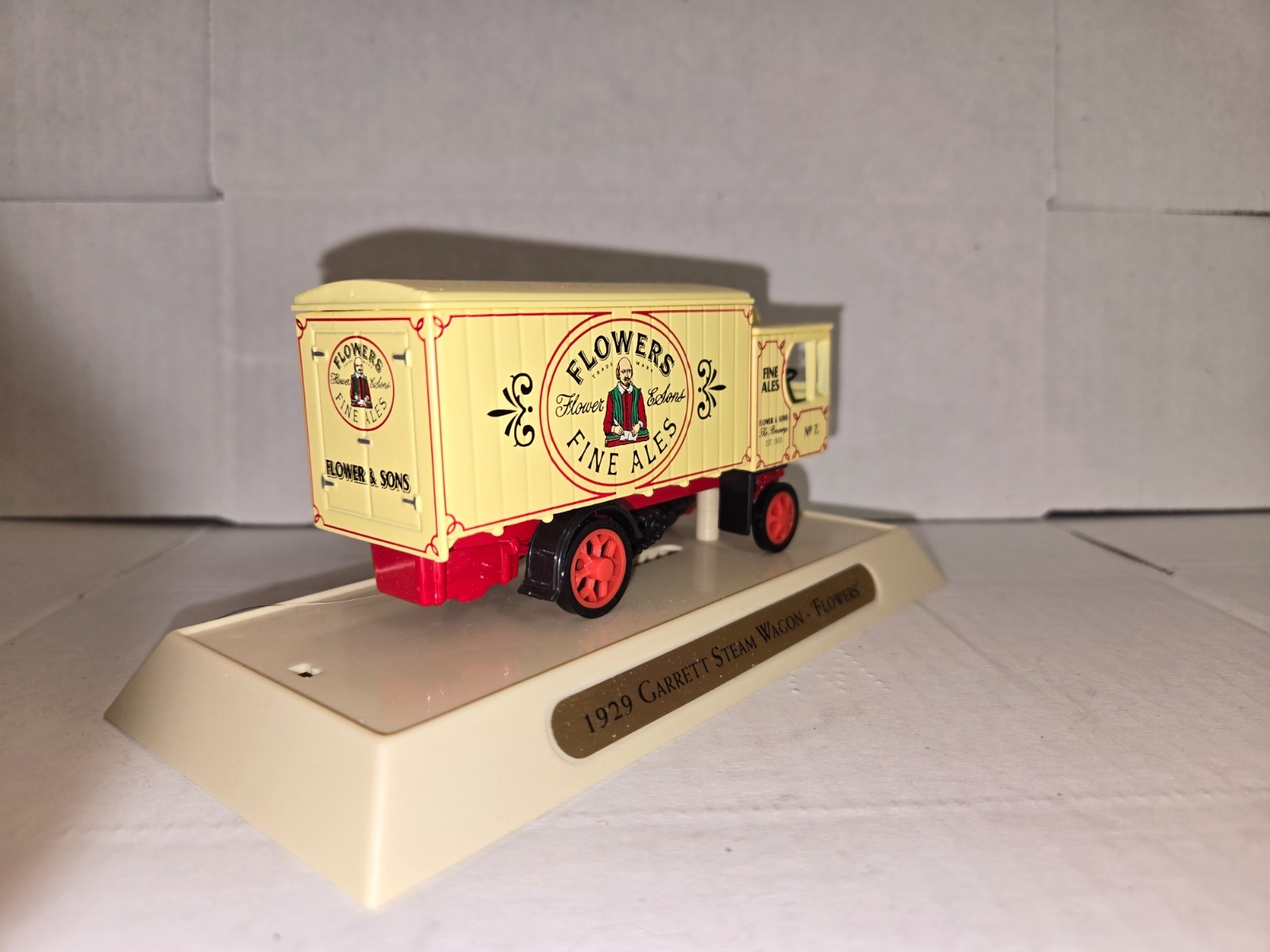 MATCHBOX 1929 GARRETT STEAM WAGON FLOWERS FINE ALES DELIVERY TRUCK WITH STAND