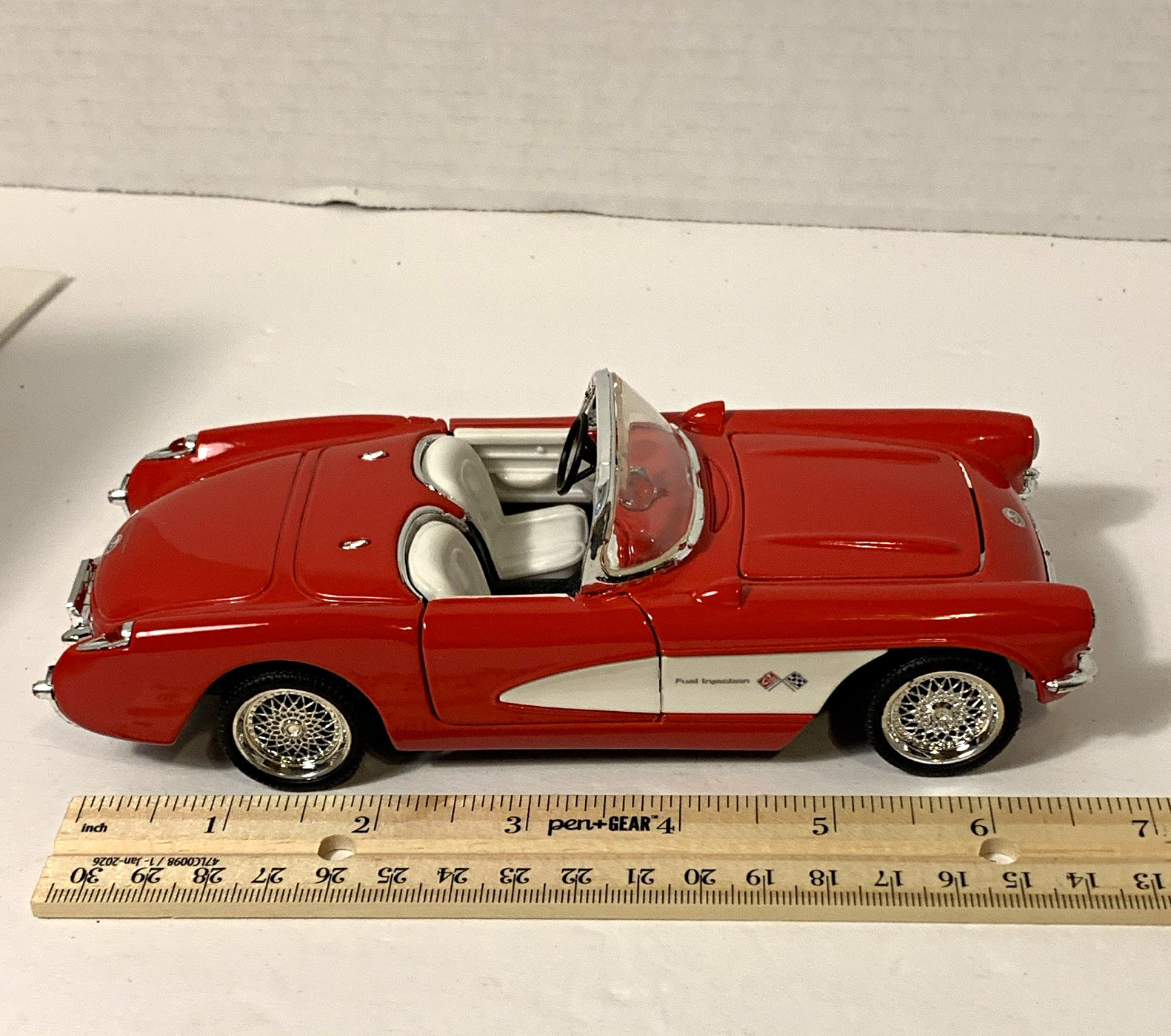 1957 Chevrolet Corvette Red/White Diecast Model Car w/ Opening Hood, Doors