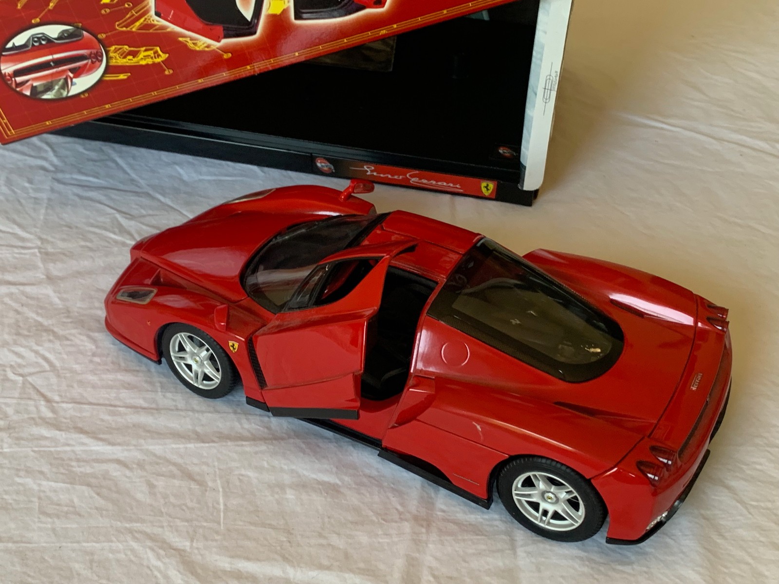 2002 Hot Wheels Enzo Ferrari; Red; 1:18 Scale; Diecast; With Box