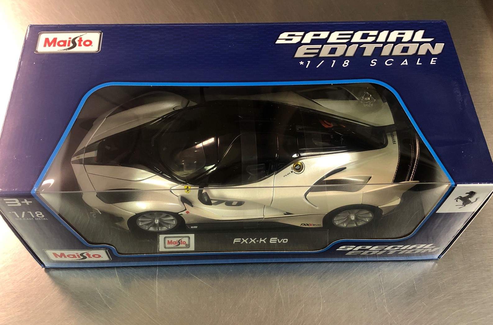 2026 MAISTO FERRARI FXX-K Evo EXCLUSIVE STYLE SPECIAL EDITION 1/18 SCALE