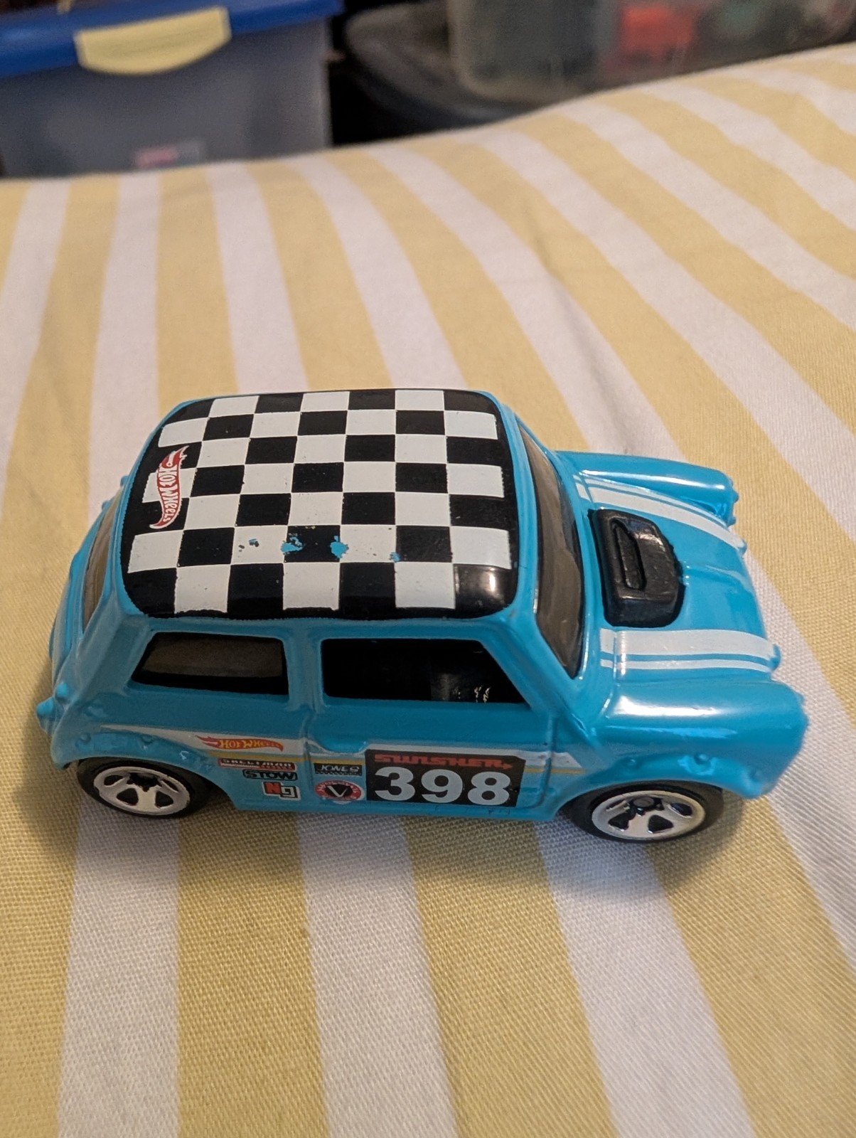 1969-1976 Morris Mini Cooper Collectible 1/64 Scale Diecast Diorama Model