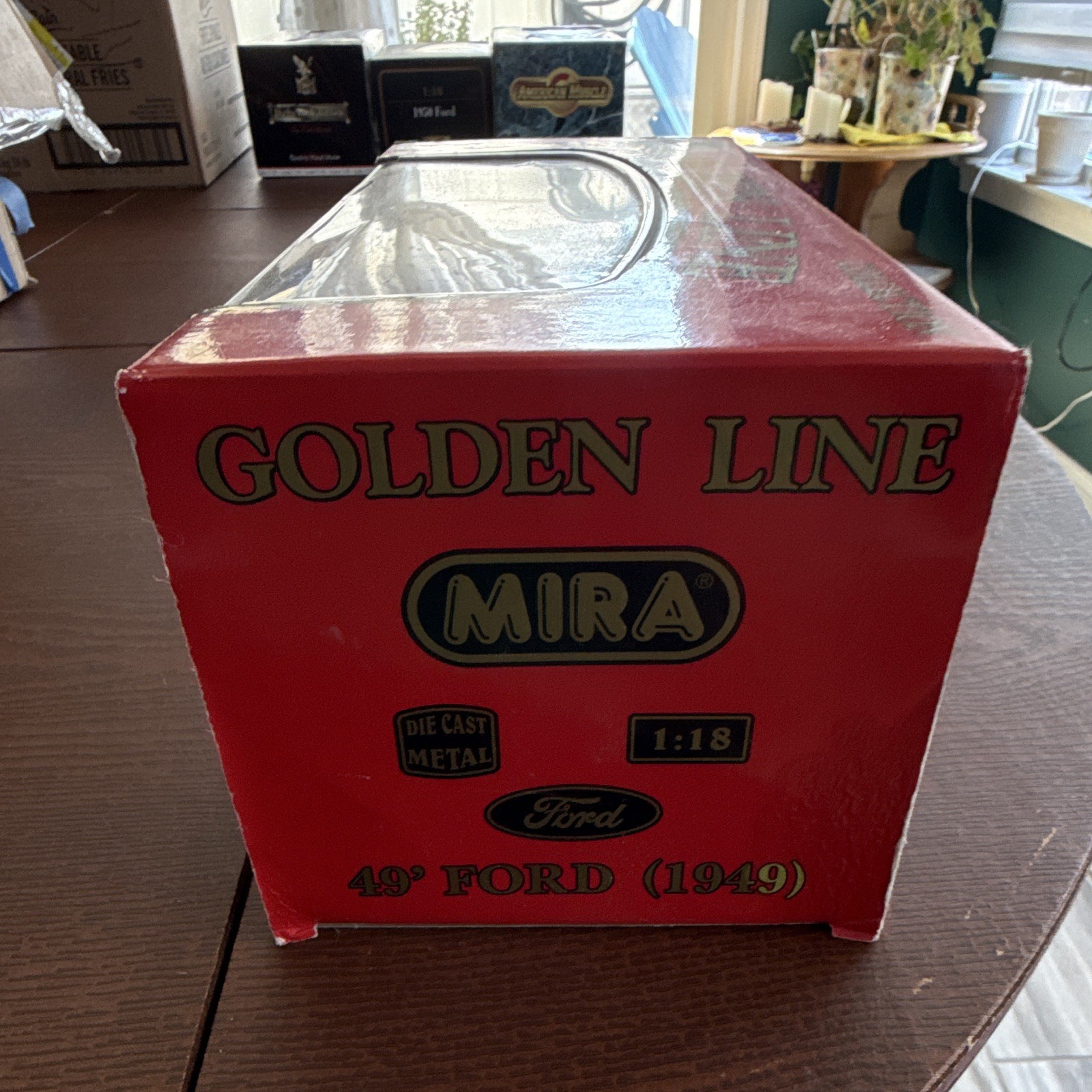 MIRA Golden Line 1:18 1949 Ford 49′ Ford Blue Diecast Metal Car w/ Case