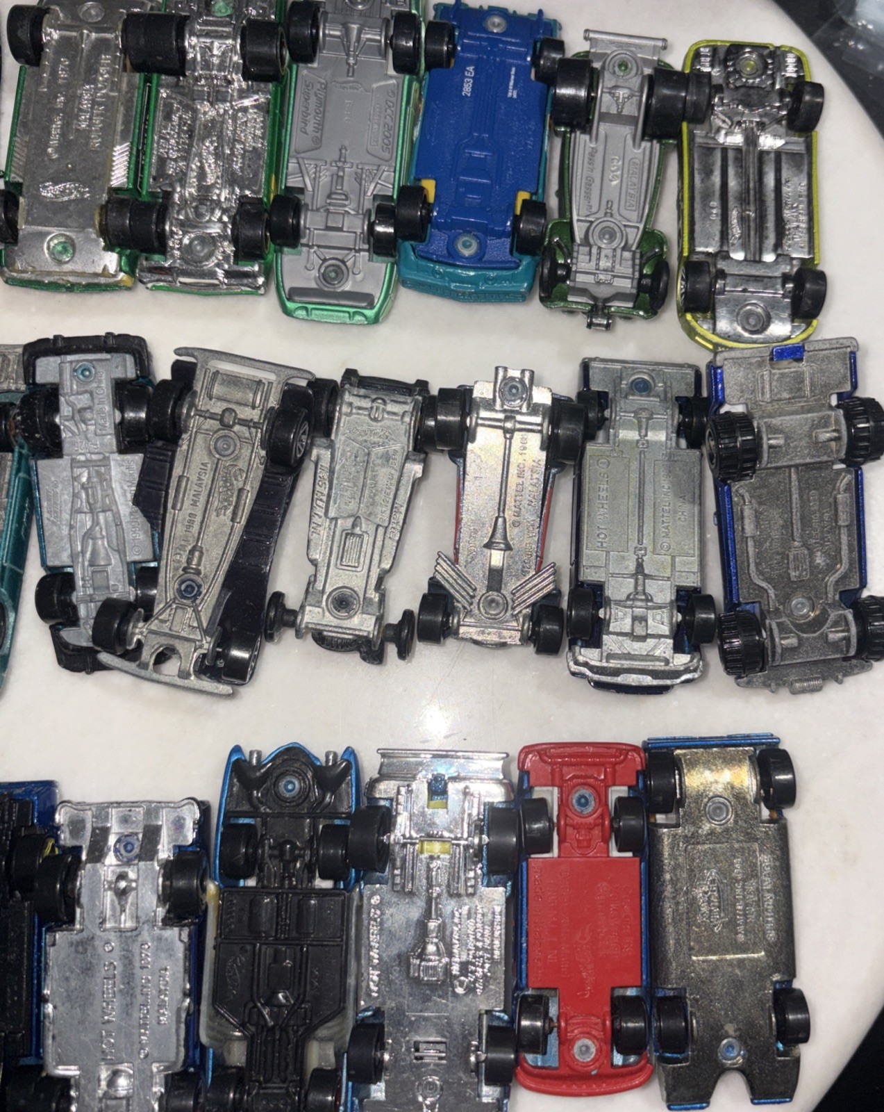 Hot Wheels Lot (32+) Random Loose Cars Bulk Mixed Diecast Mattel BLUE GREEN