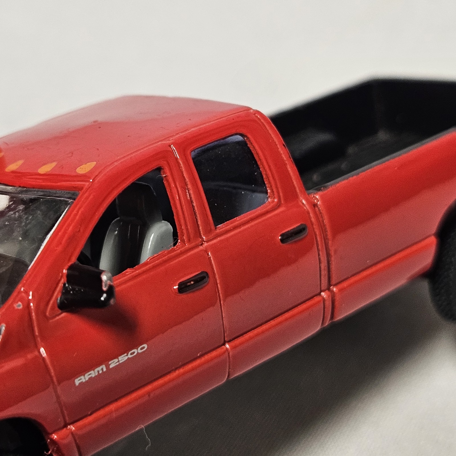Dodge RAM 2500 Red 2002 – 2005 ERTL Die Cast Chrysler Group Truck RC2
