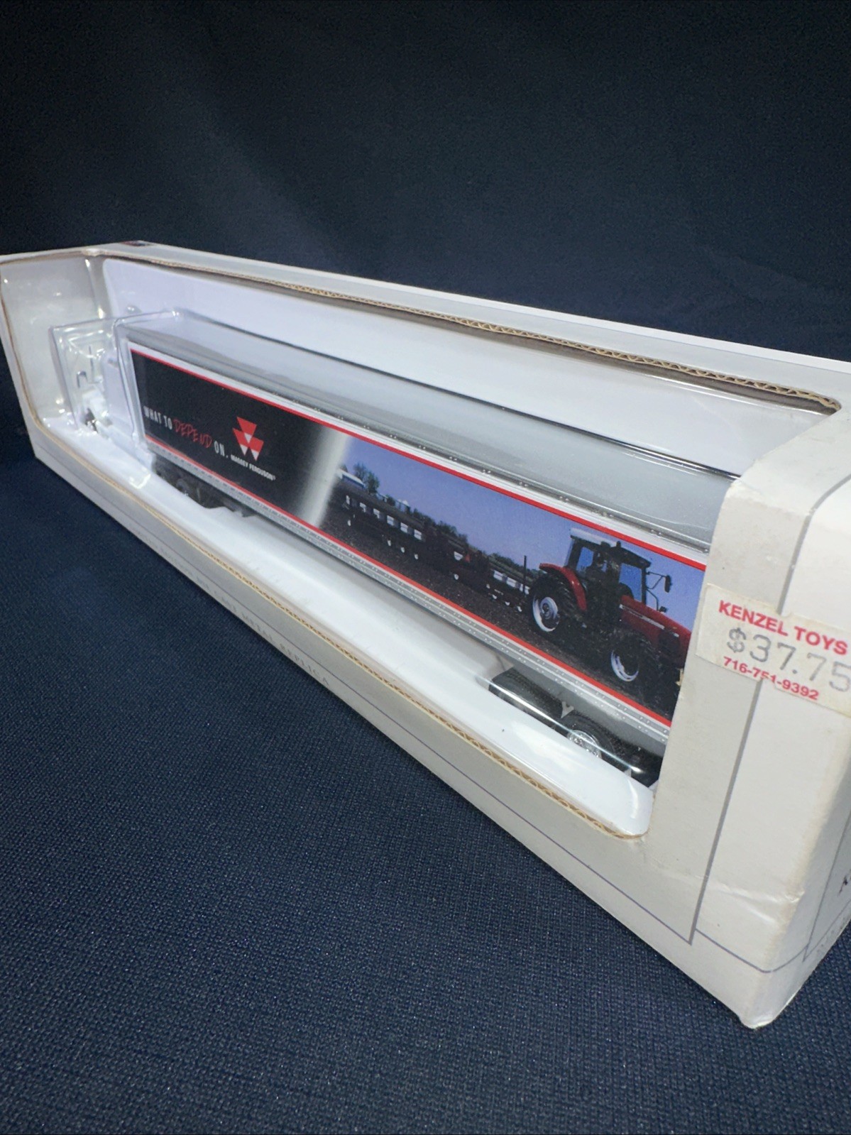 Massey Ferguson T-600 Kenworth Semi SpecCast 1/64th Scale Limited Edition NIB