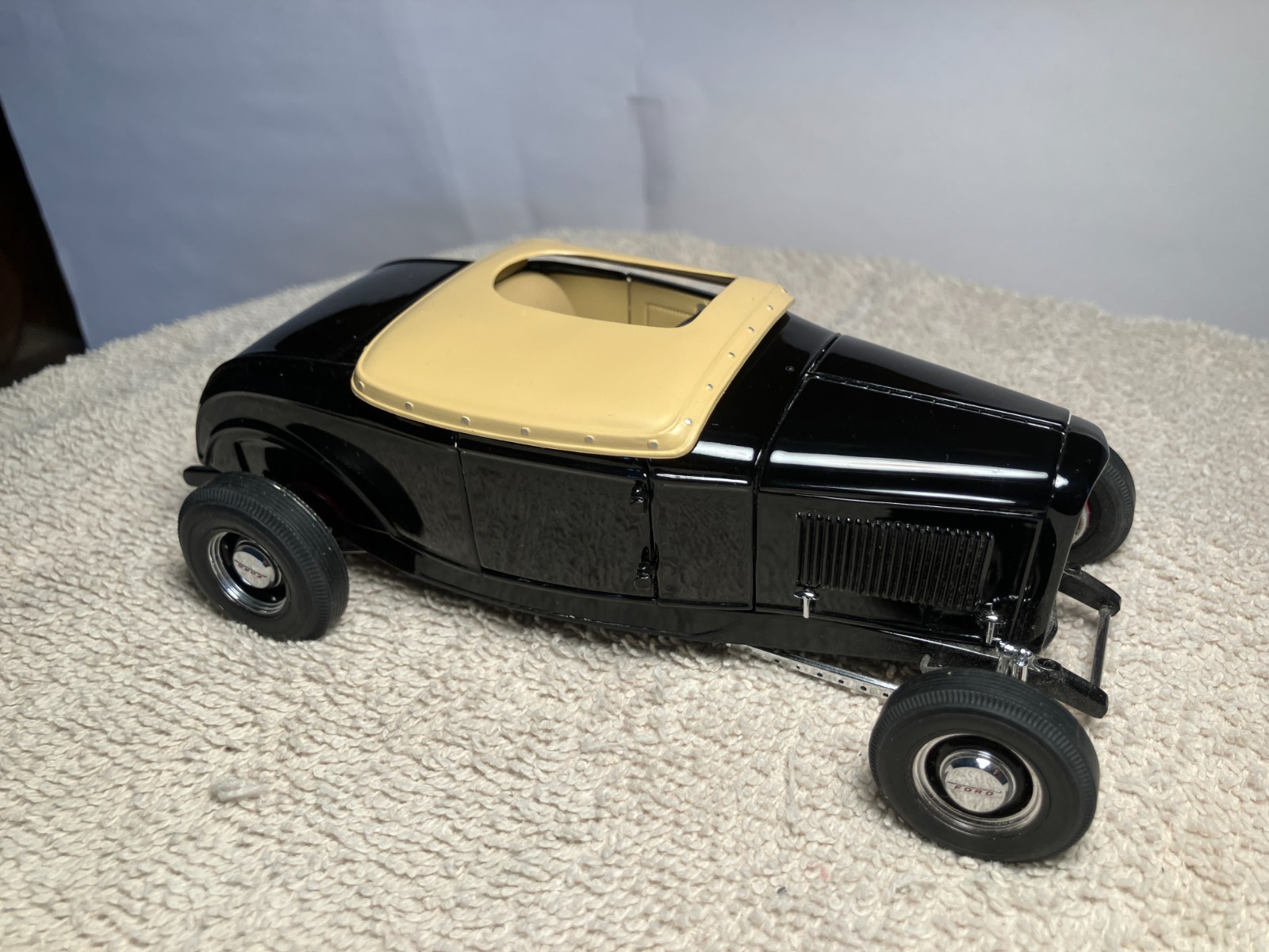 Danbury Mint 1/24 1932 Ford Deuce Highboy
