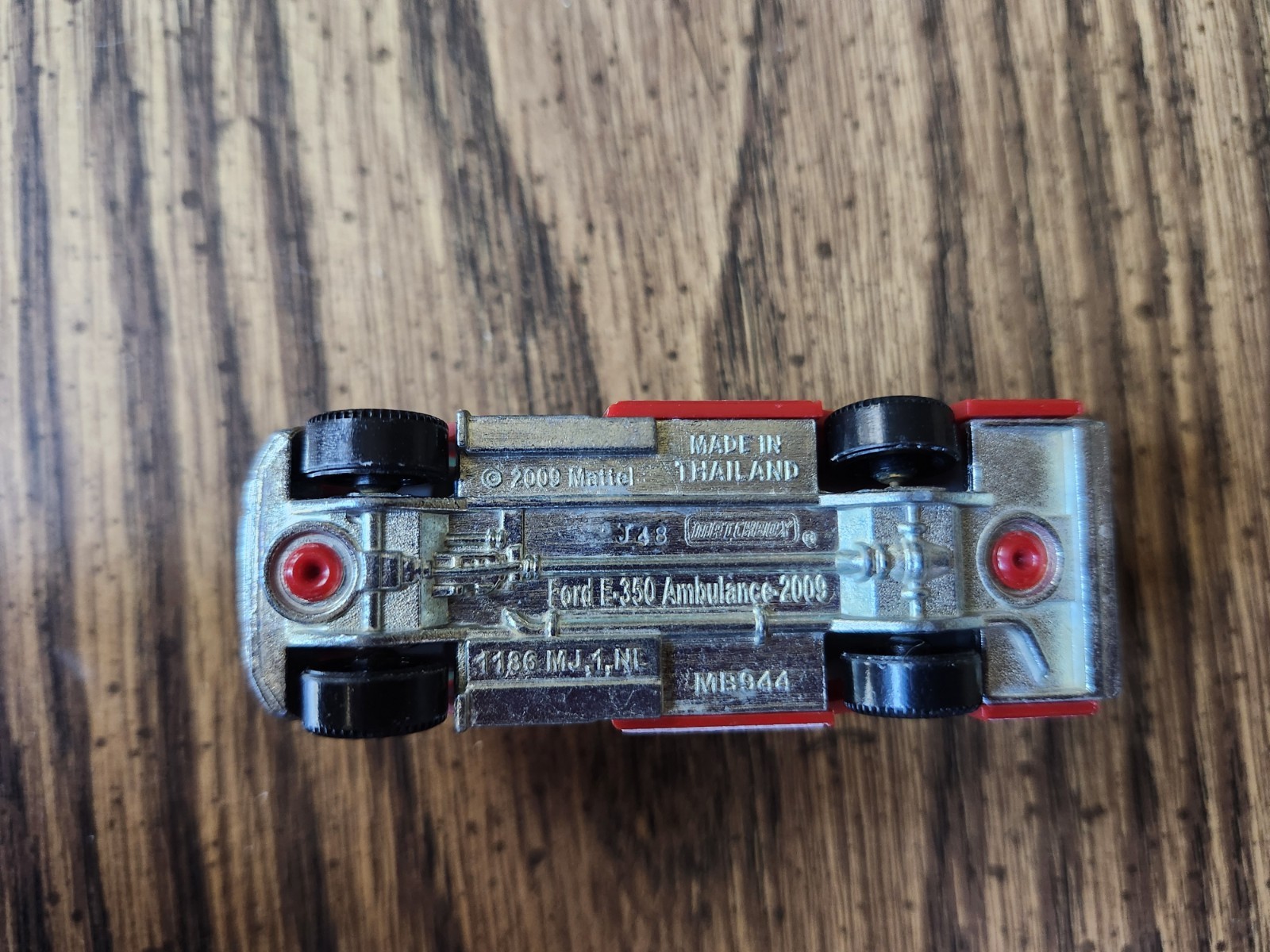 Matchbox 2009 Ford E 350 Emergecy Ambulance Diecast