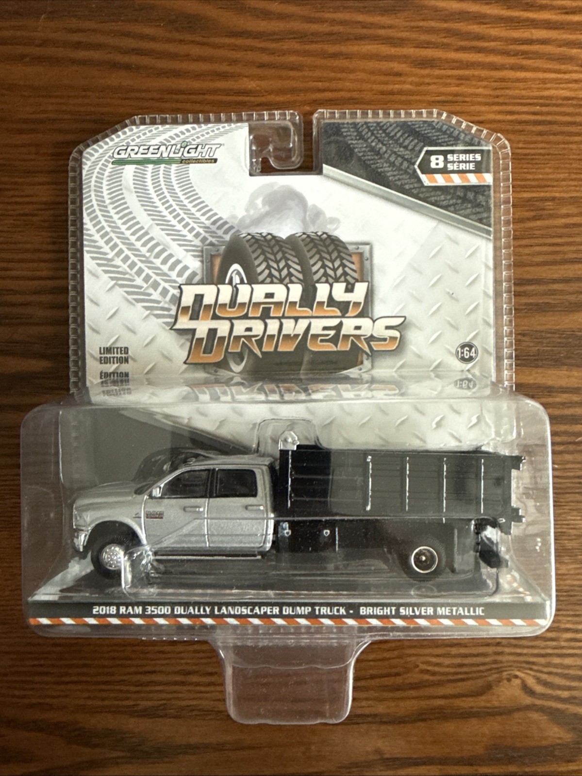 1/64 Greenlight Dually Drivers 2018 Ram 3500 Landscape Dump Truck Diecast