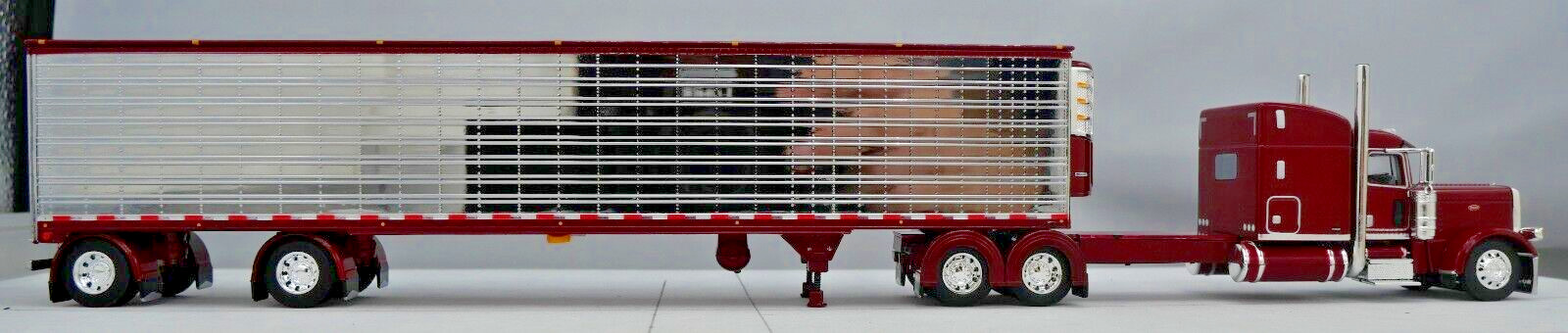 DCP 1/64 Maroon Red Chrome Peterbilt 389 Utility Refrigerated Trailer 60-1734