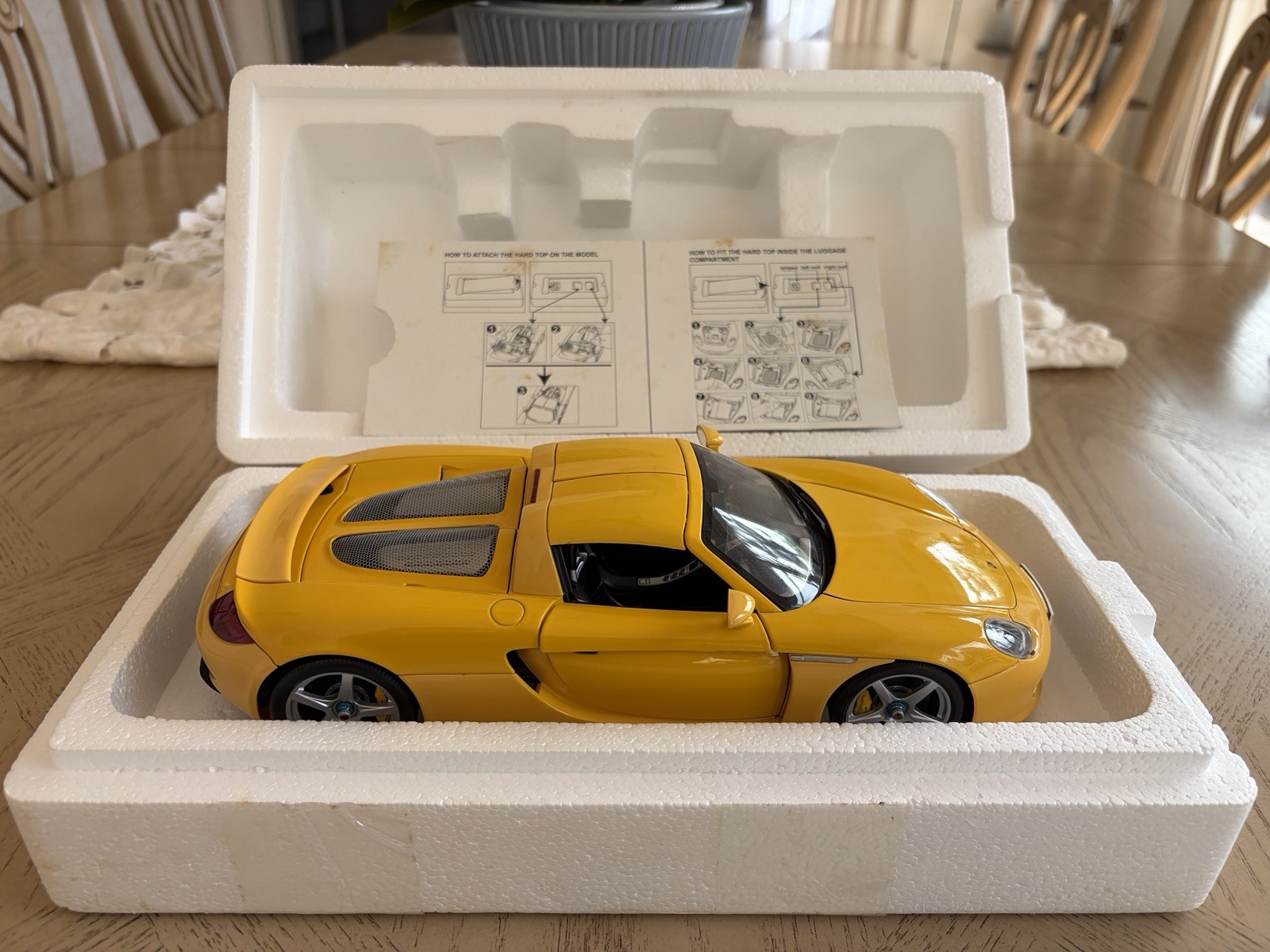AUTOart Porsche Carrera GT 1:18 VERY RARE Yellow