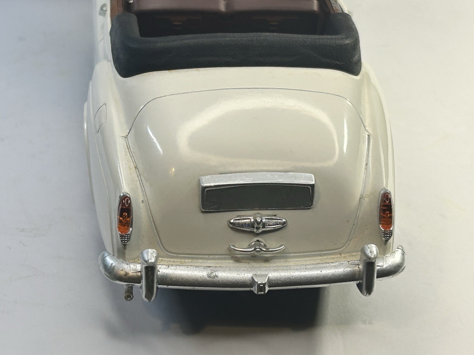 Solido 1961 Rolls Royce Silver Cloud ll White 1:20 Die Cast #3006 (1988)