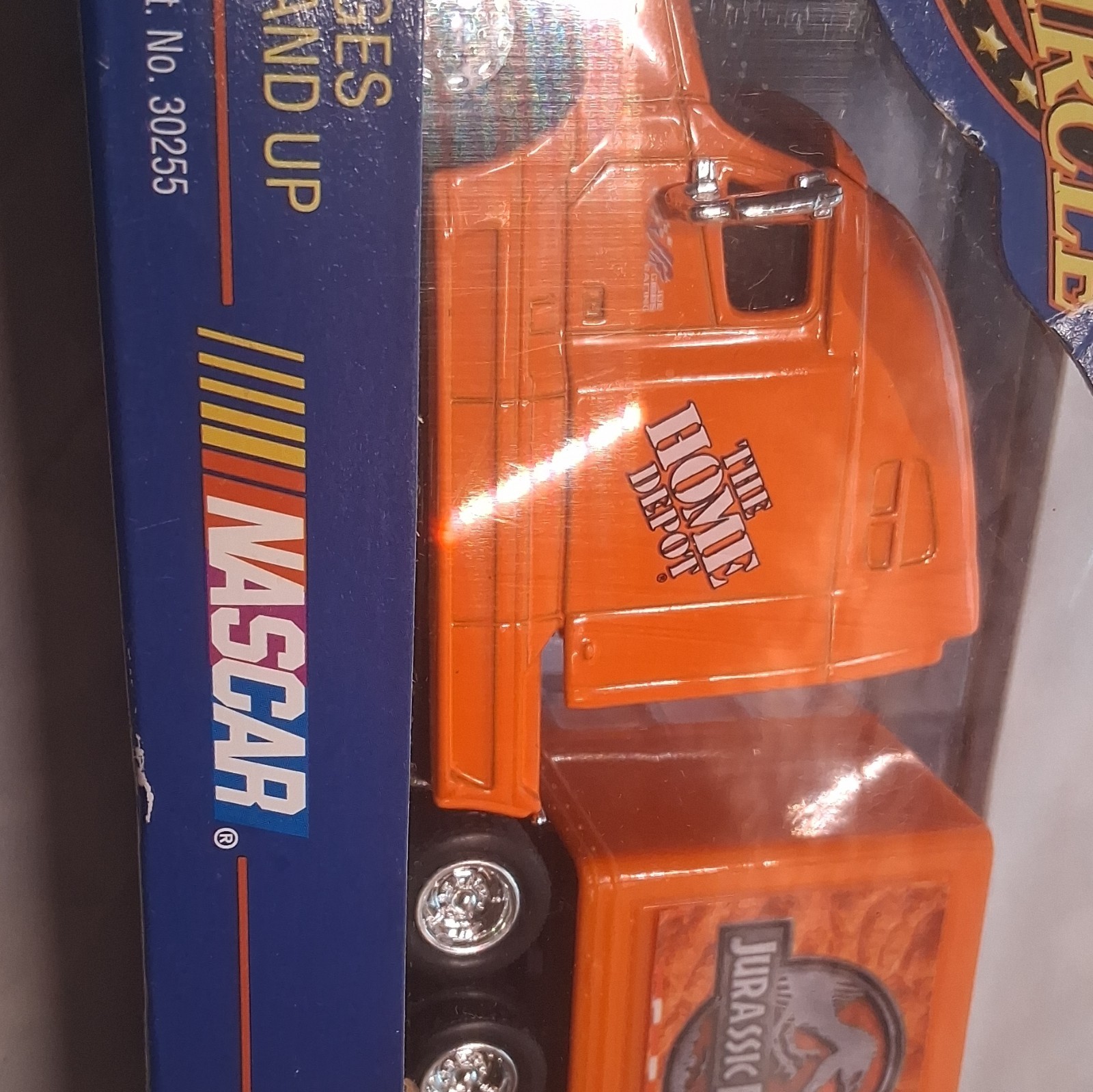 Winner’s Circle 1:64 Tony Stewart Home Depot #20 Jurassic Park III Trailer Rig