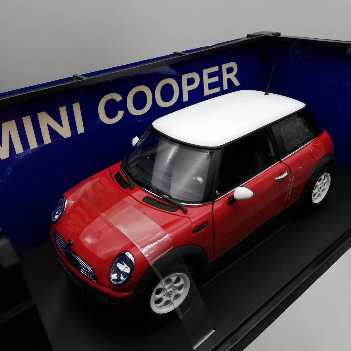 35S AUTOart 1/18 Mini Cooper – Red