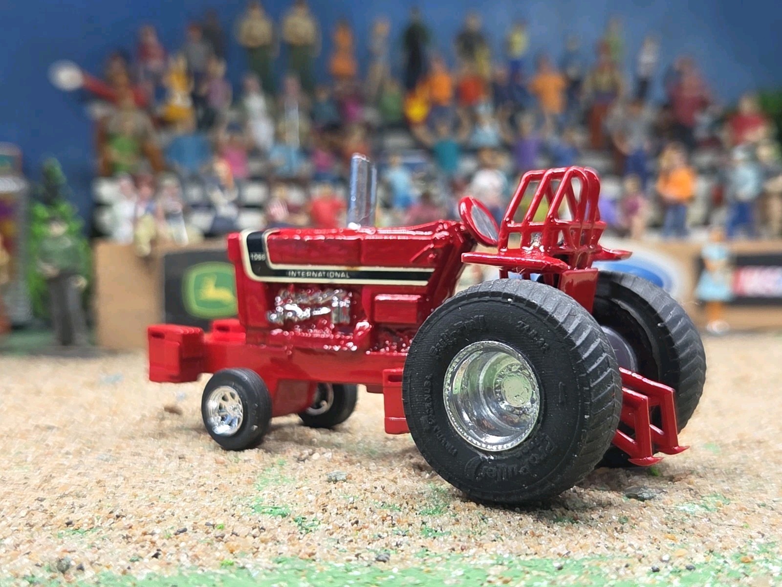 CASE IH International1:64 CUSTOM built TRACTOR pulling PULLER HOT ROD ertl Farm